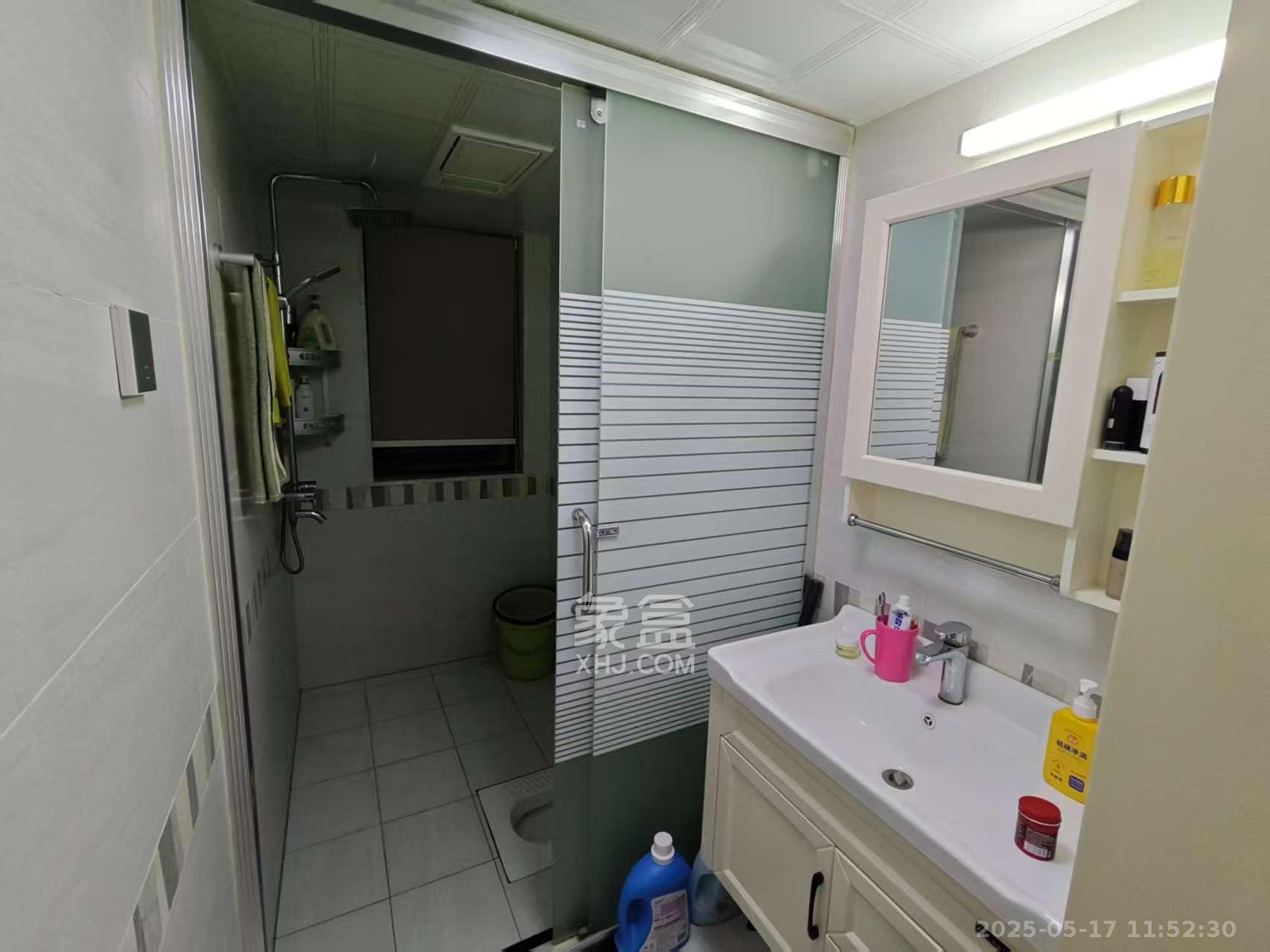 润屋美院  3室2厅2卫   4000.00元/月室内图