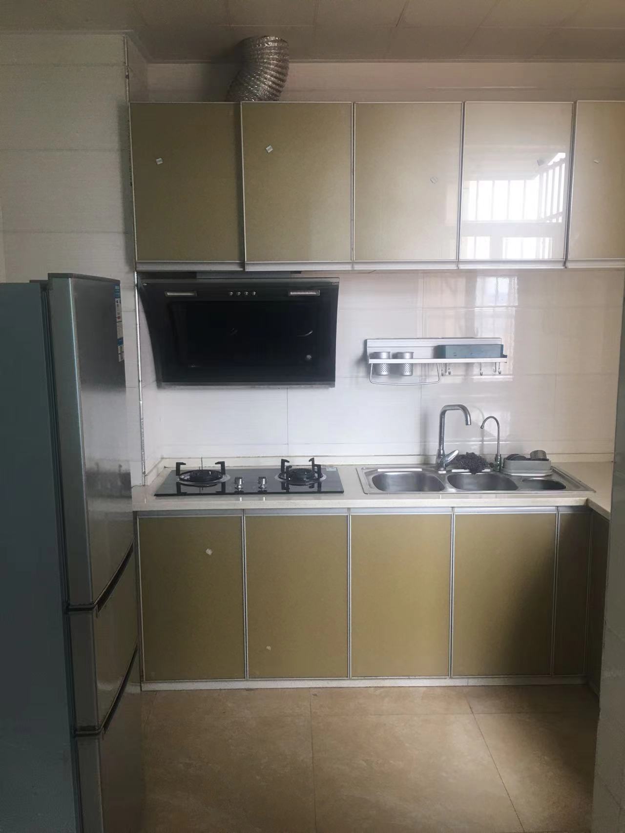 品阁 3室2厅2卫 2200.0元/月 品阁 3室2厅2卫 2200.0元/月室内图