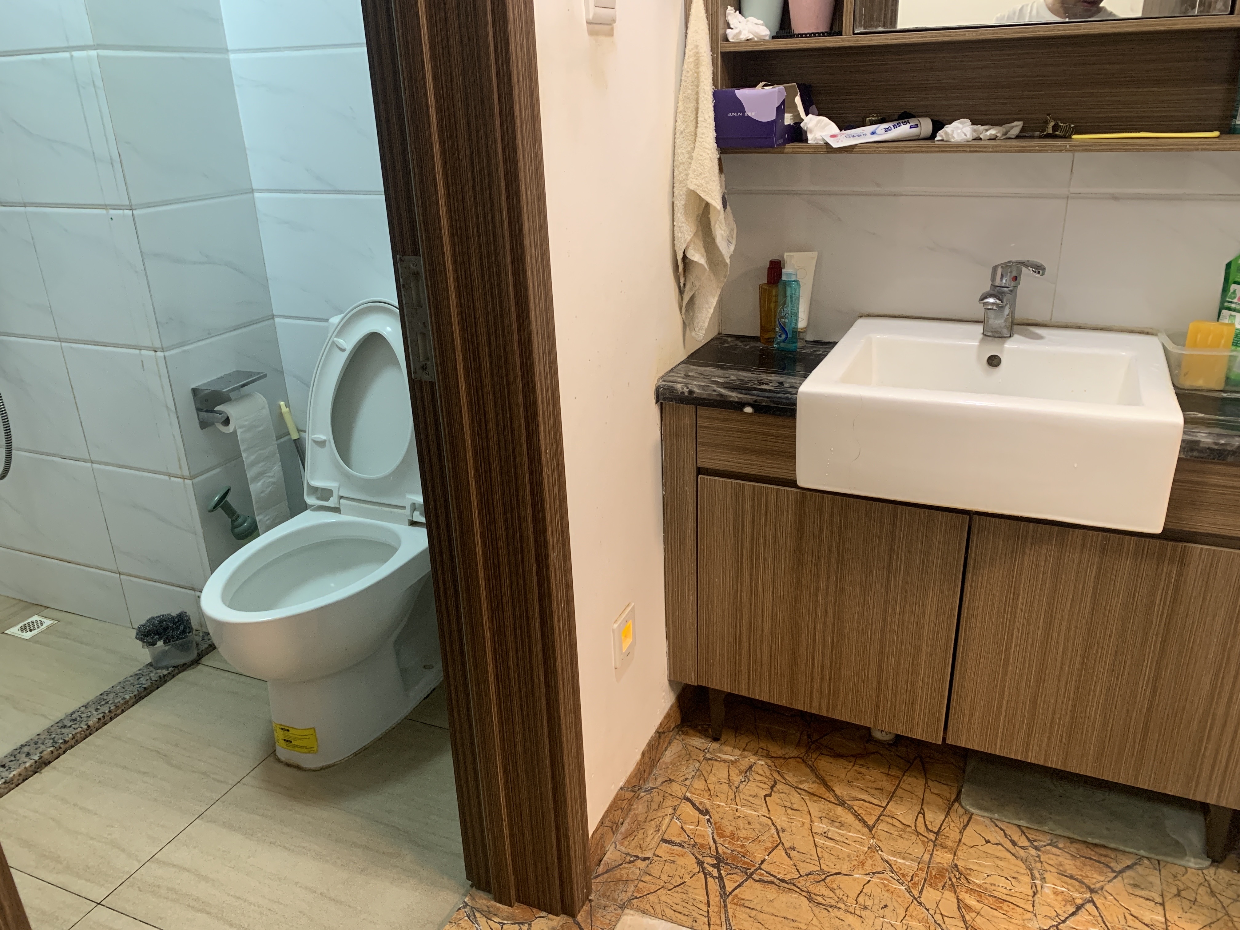 碧桂园一、二期(中央首府) 1室1厅1卫 98.0万 碧桂园一、二期(中央首府) 1室1厅1卫 98.0万客厅