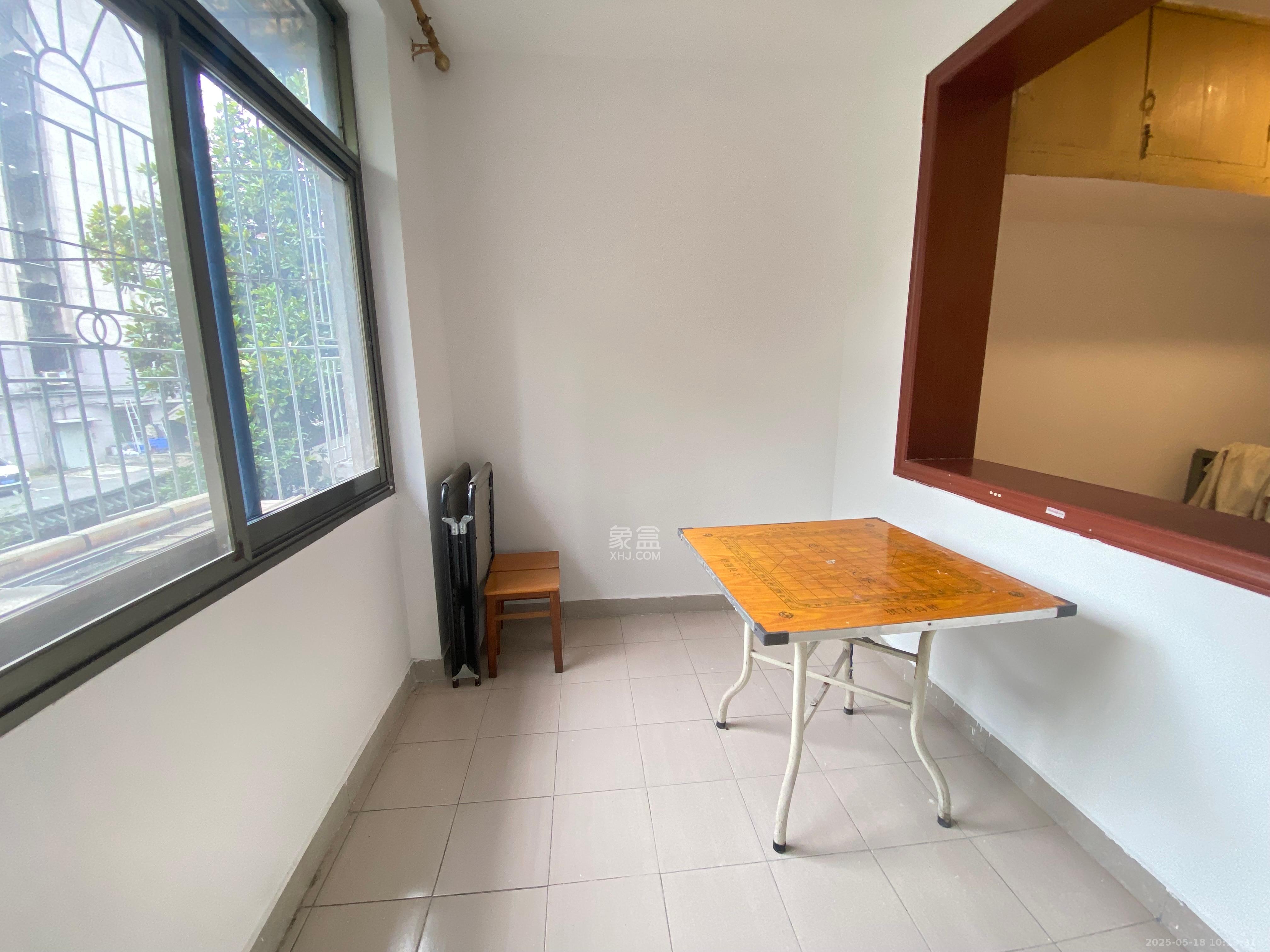 长沙市人防办宿舍(白沙路112号) 2室2厅1卫 1800.0元/月 长沙市人防办宿舍(白沙路112号) 2室2厅1卫 1800.0元/月室内图