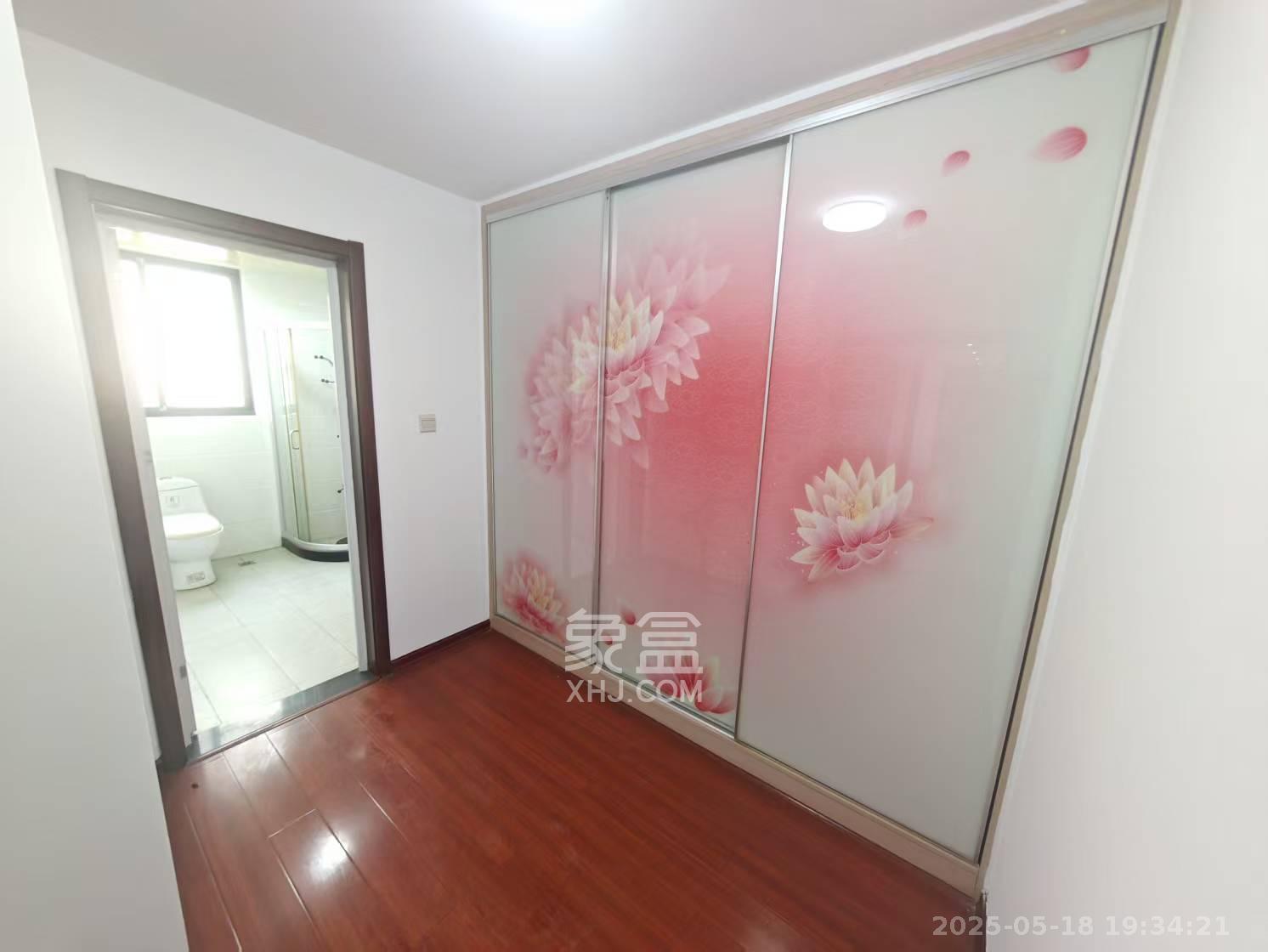 天城湖光山色  4室2厅2卫    3400.0元/月 天城湖光山色  4室2厅2卫    3400.0元/月室内图