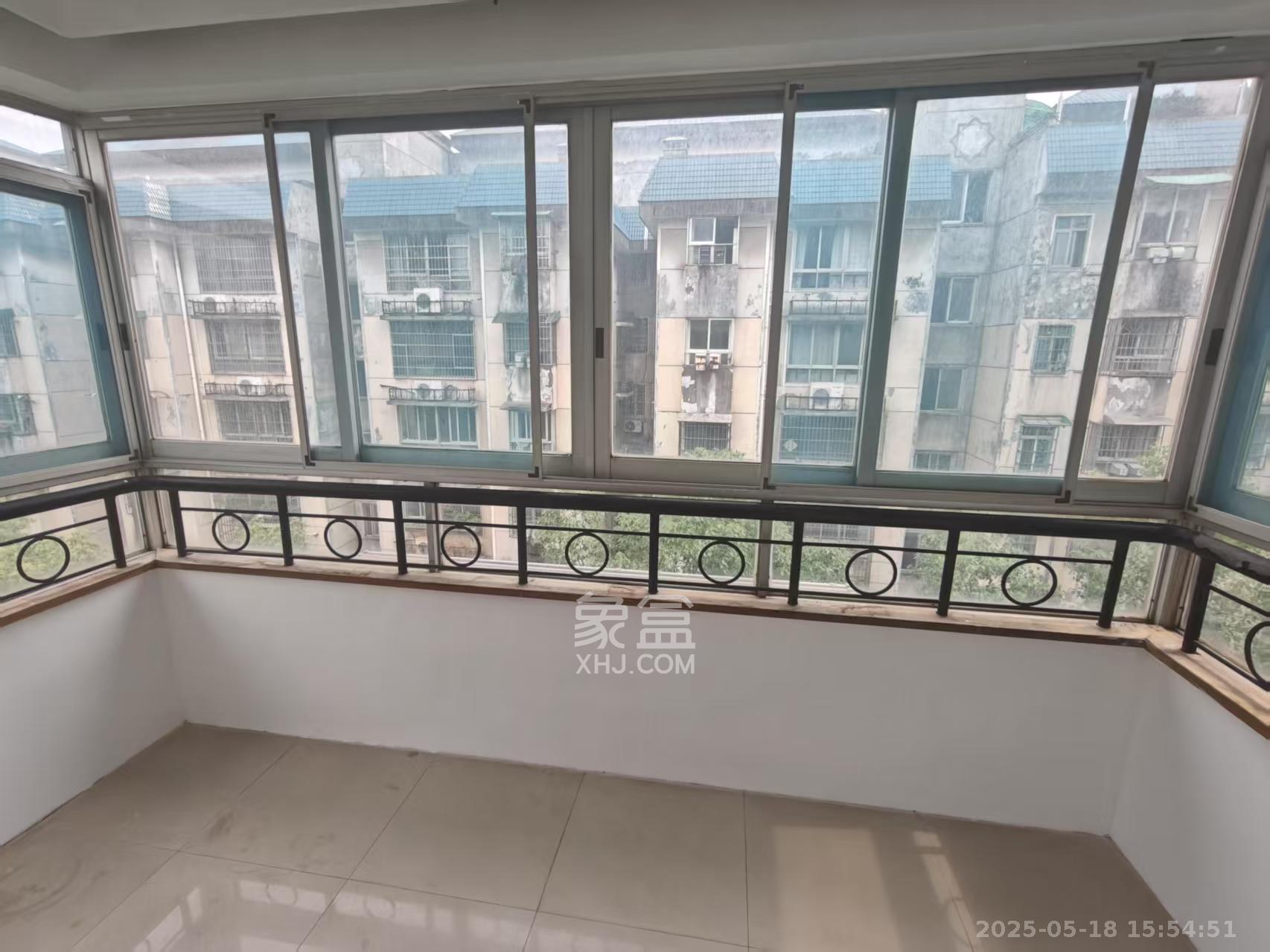 新世纪家园 3室2厅1卫 2600.0元/月 新世纪家园 3室2厅1卫 2600.0元/月室内图