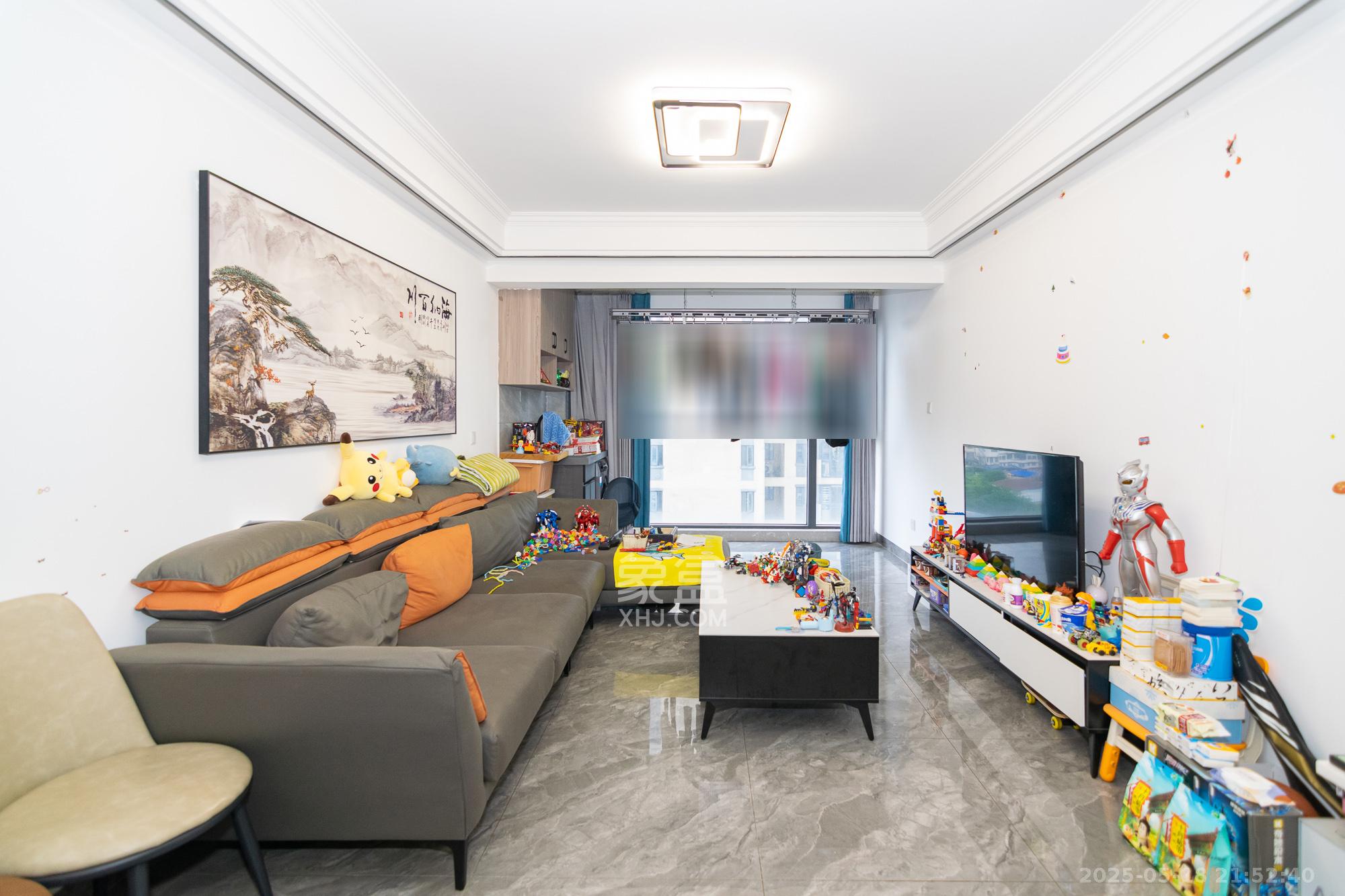 亿达智造小镇望天悦 3室2厅1卫 59.8万 亿达智造小镇望天悦 3室2厅1卫 59.8万客厅