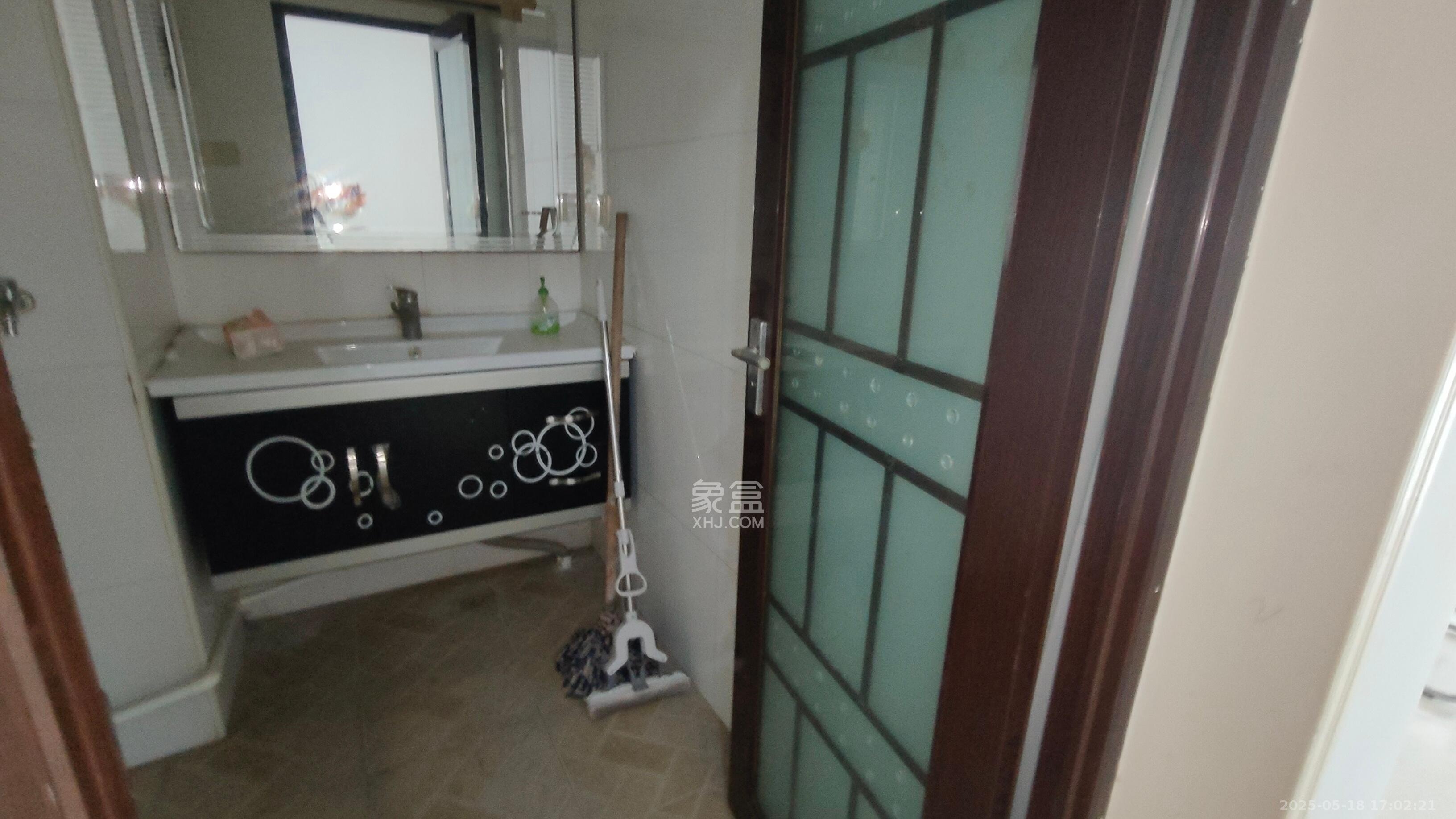 楚天家园  3室1厅2卫   1500.00元/月室内图
