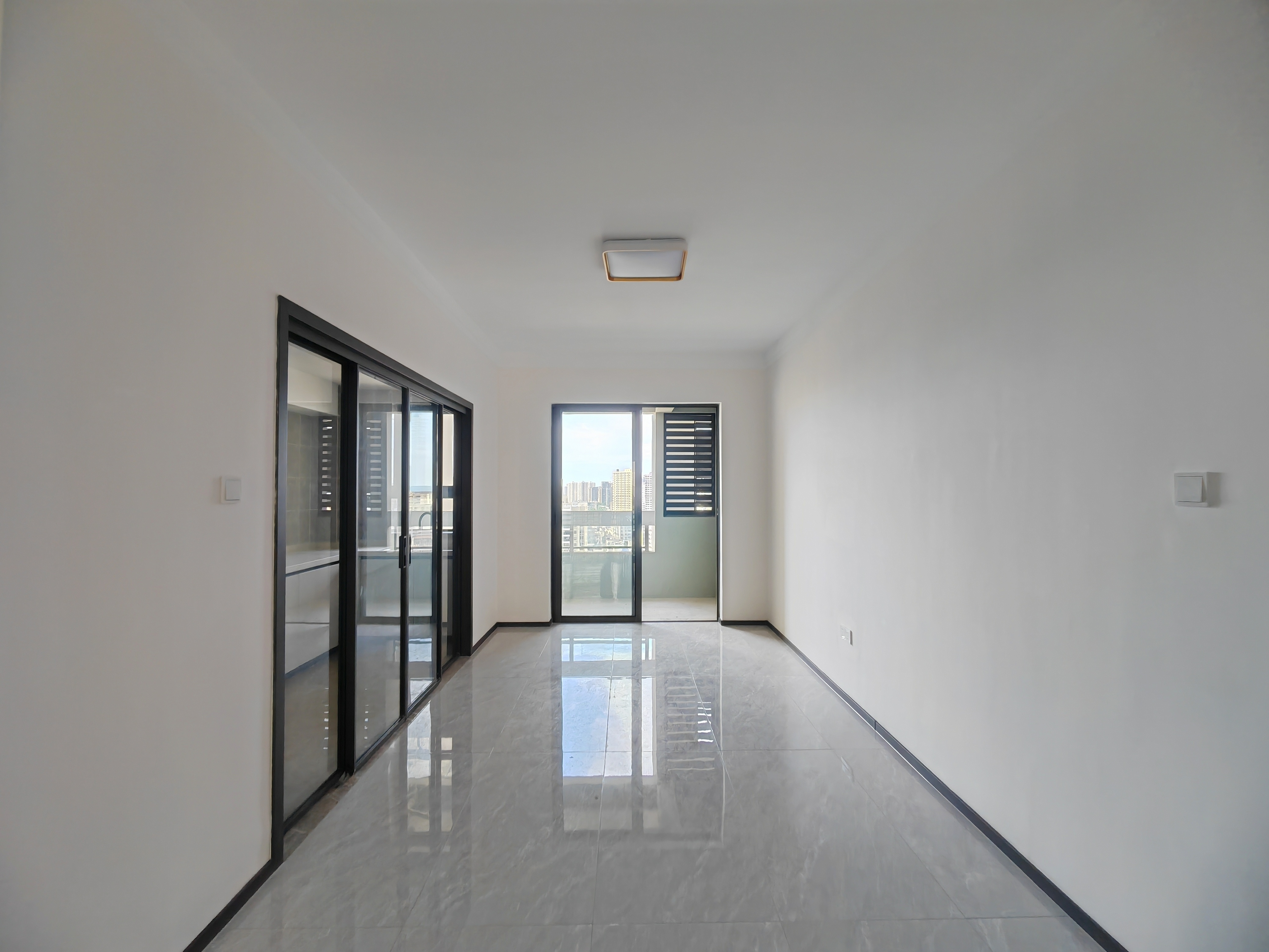 海府大院(海府路41号) 4室2厅2卫 4800.0元/月 海府大院(海府路41号) 4室2厅2卫 4800.0元/月室内图