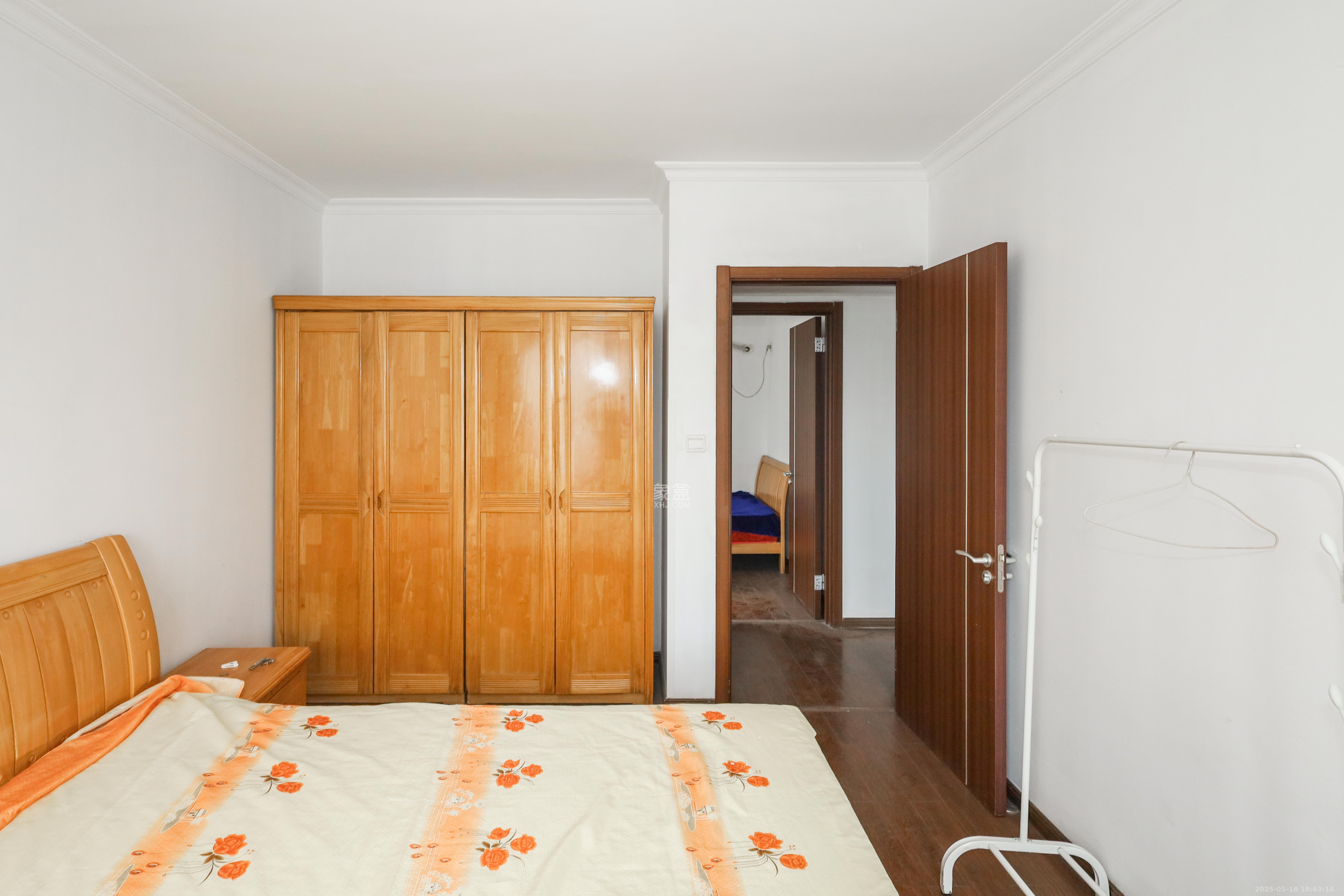 万科城市花园  3室2厅1卫    80.0万 万科城市花园  3室2厅1卫    80.0万卧室