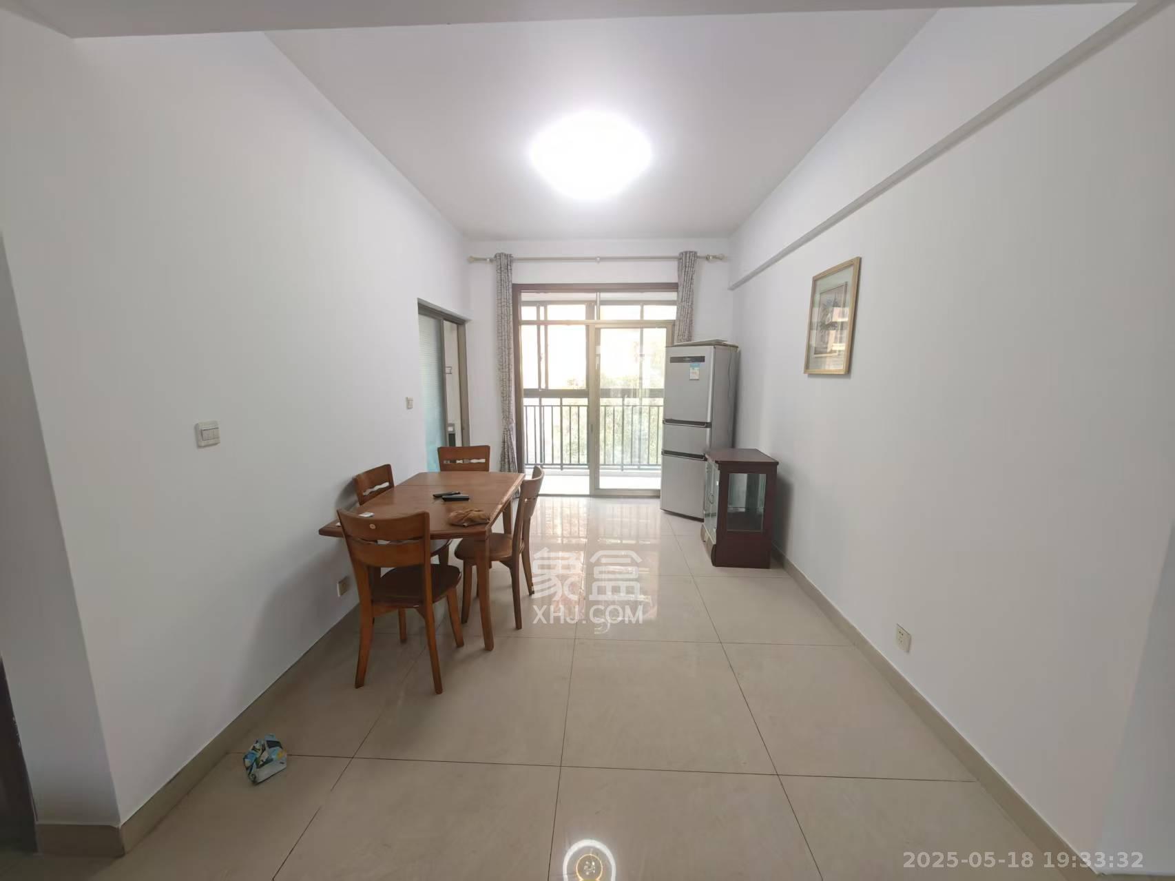 天城湖光山色  4室2厅2卫    3400.0元/月 天城湖光山色  4室2厅2卫    3400.0元/月室内图