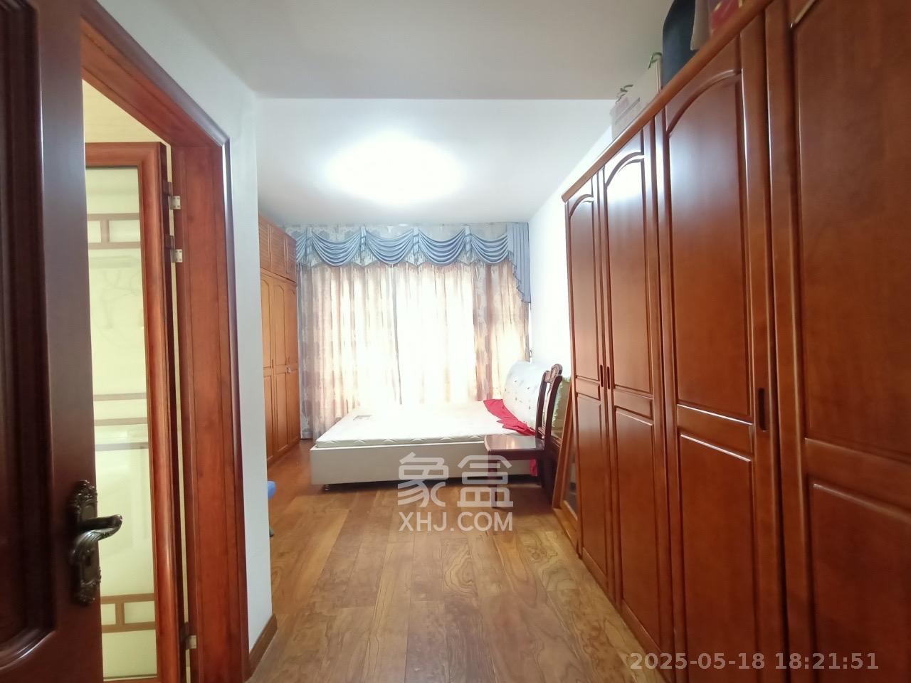望兴景园一期  3室2厅2卫   2300.00元/月室内图