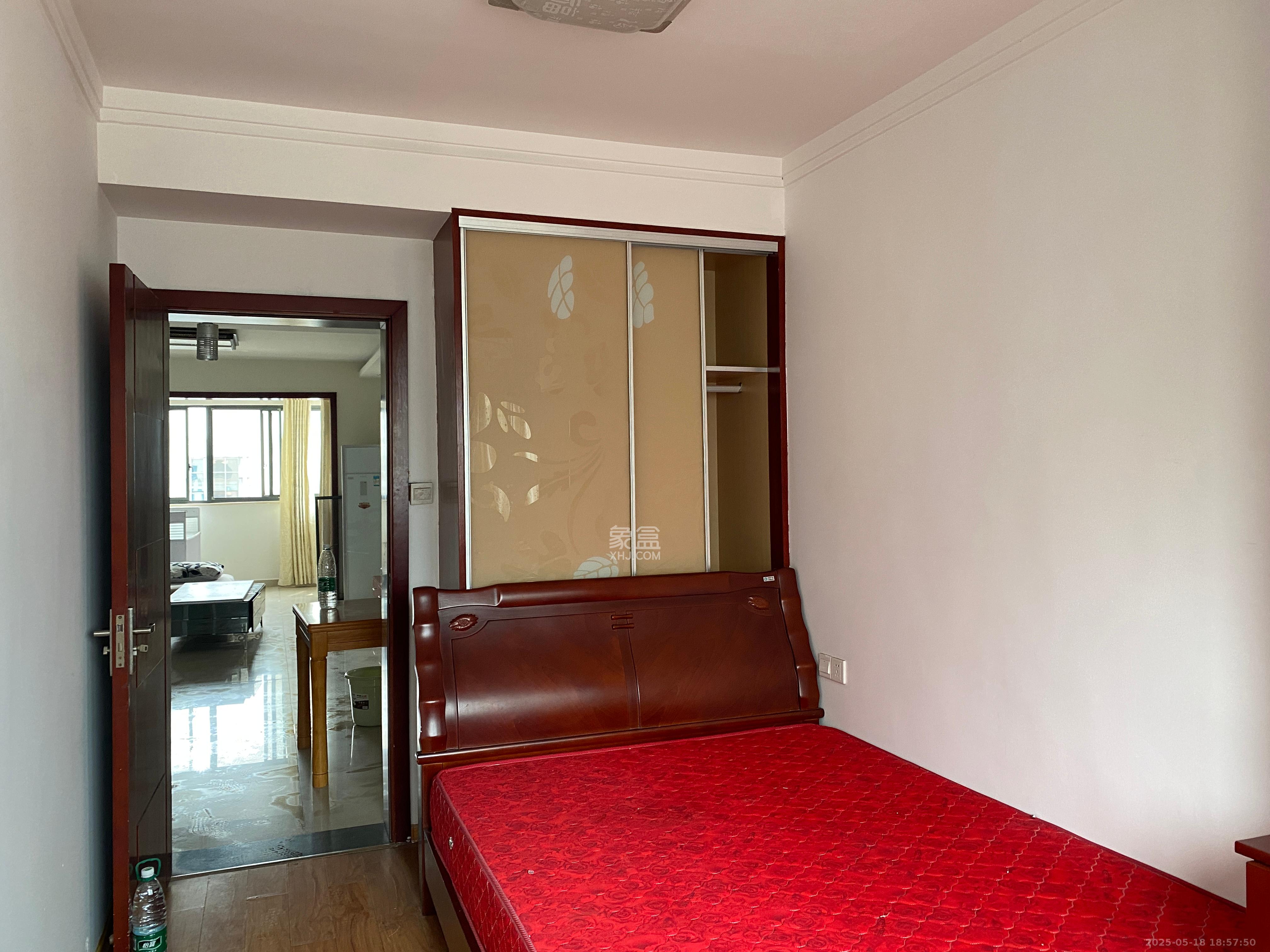 鑫远湘府华城 3室2厅1卫 2700.0元/月 鑫远湘府华城 3室2厅1卫 2700.0元/月室内图