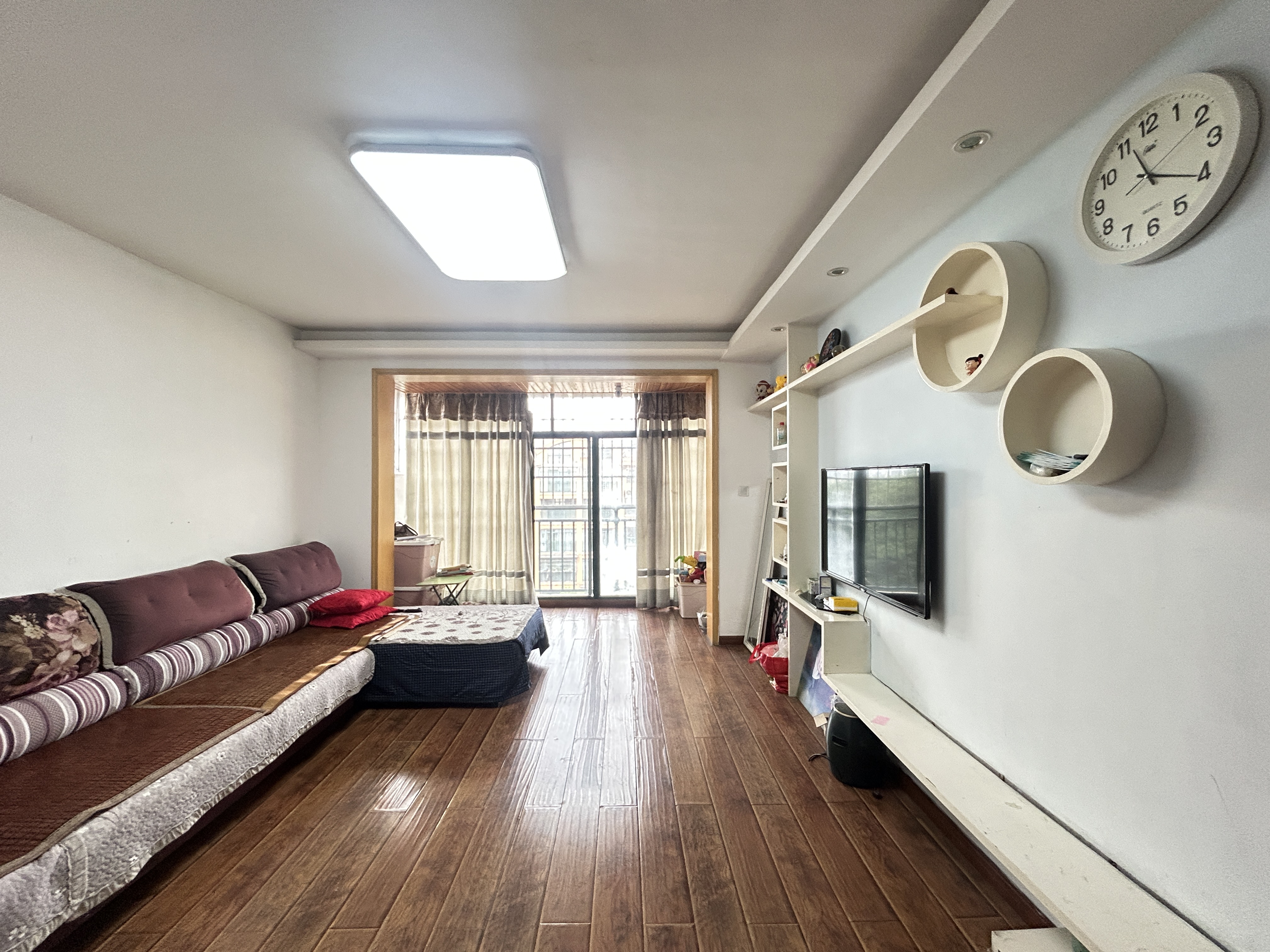 香槟花苑 5室2厅2卫 1500.0元/月 香槟花苑 5室2厅2卫 1500.0元/月室内图