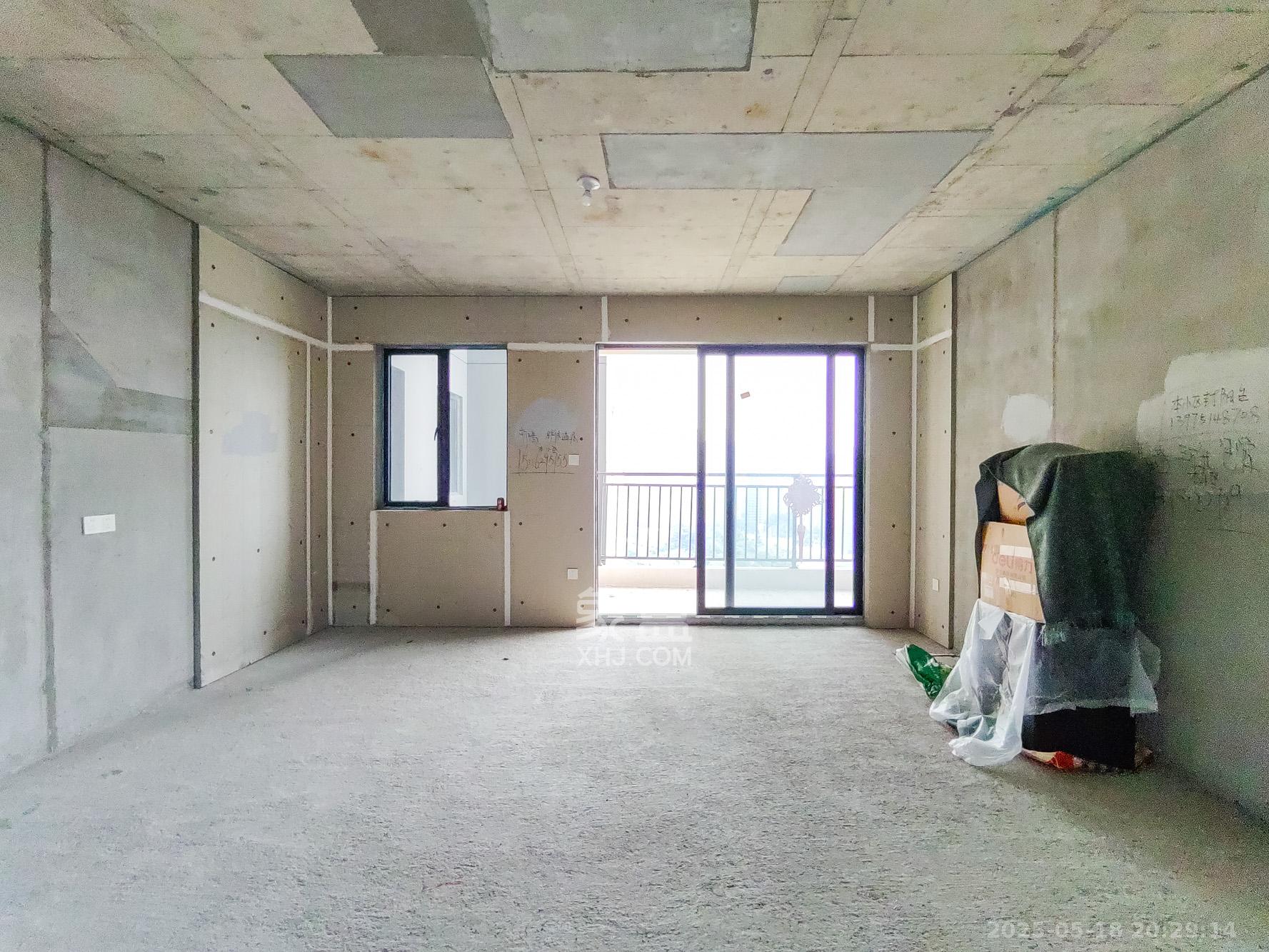 和顺府 4室2厅2卫 117.8万 和顺府 4室2厅2卫 117.8万客厅