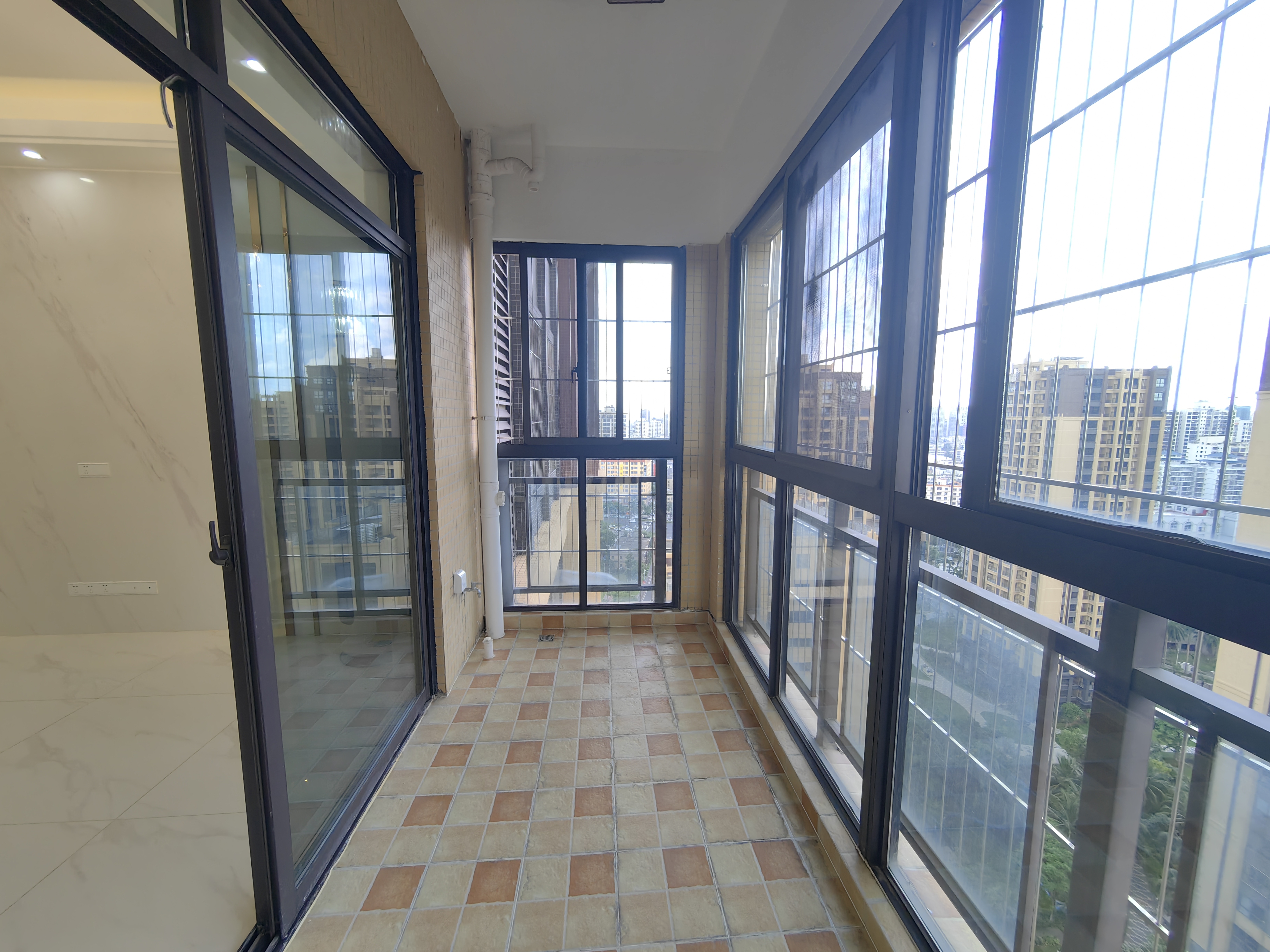 怡和湖城大境 5室2厅2卫 6000.0元/月 怡和湖城大境 5室2厅2卫 6000.0元/月室内图