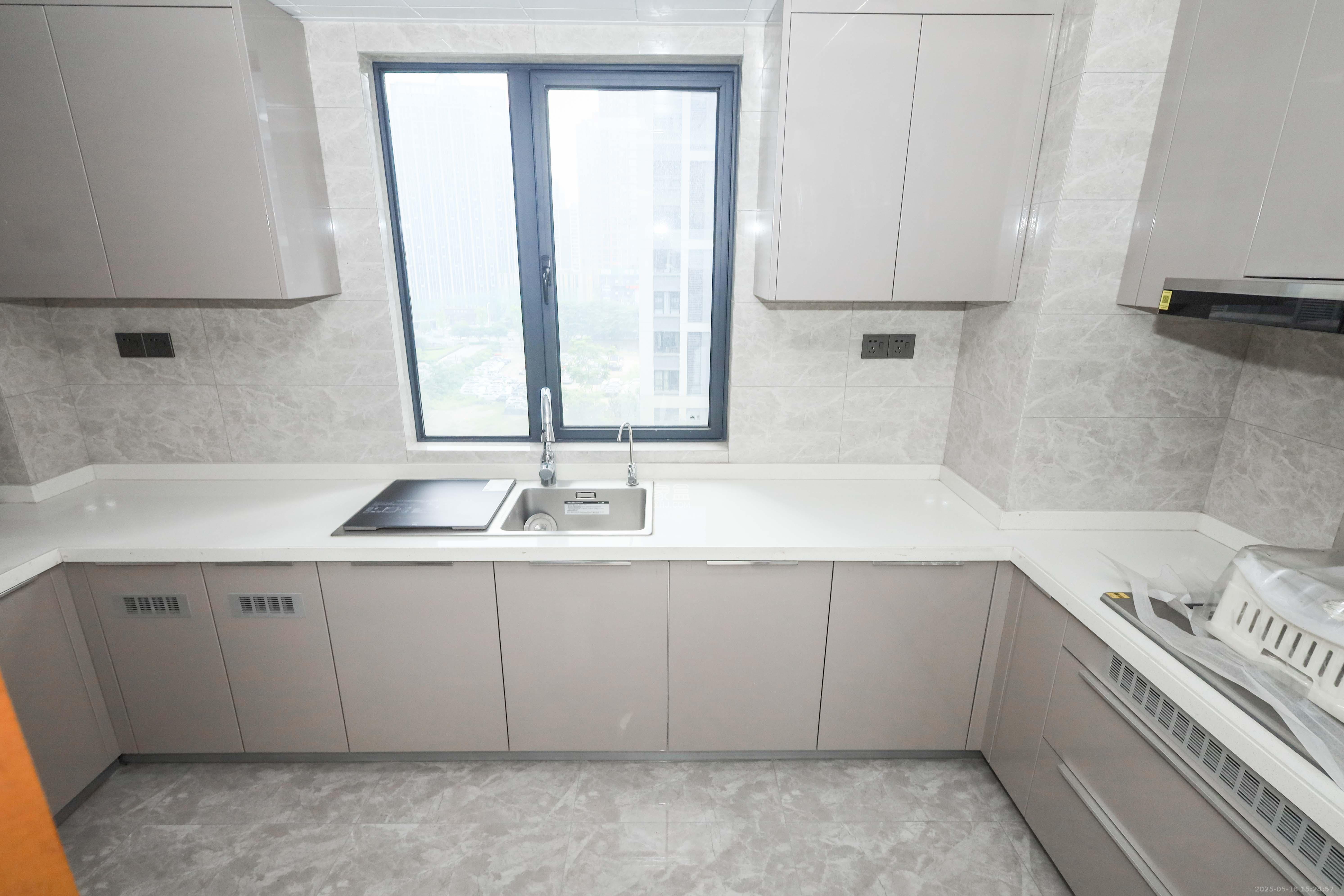 梅溪悦章  4室2厅2卫    168.0万 梅溪悦章  4室2厅2卫    168.0万厨房