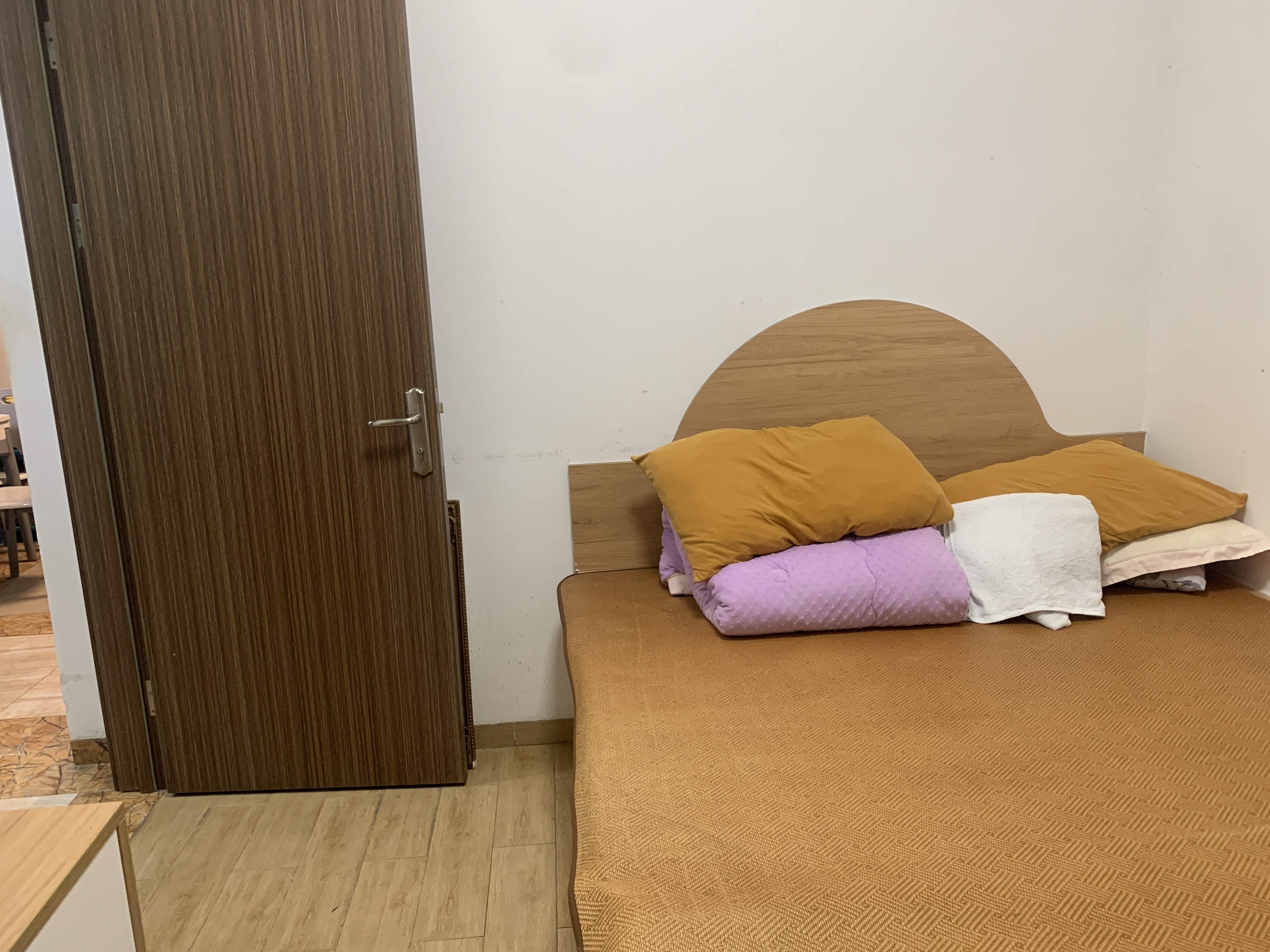 碧桂园一、二期(中央首府) 1室1厅1卫 98.0万 碧桂园一、二期(中央首府) 1室1厅1卫 98.0万客厅