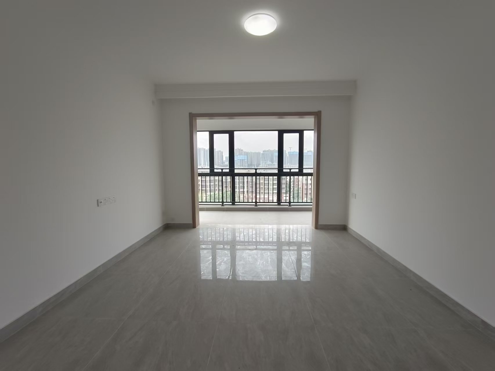 美的翰城  3室2厅2卫    99.0万 美的翰城  3室2厅2卫    99.0万室内图