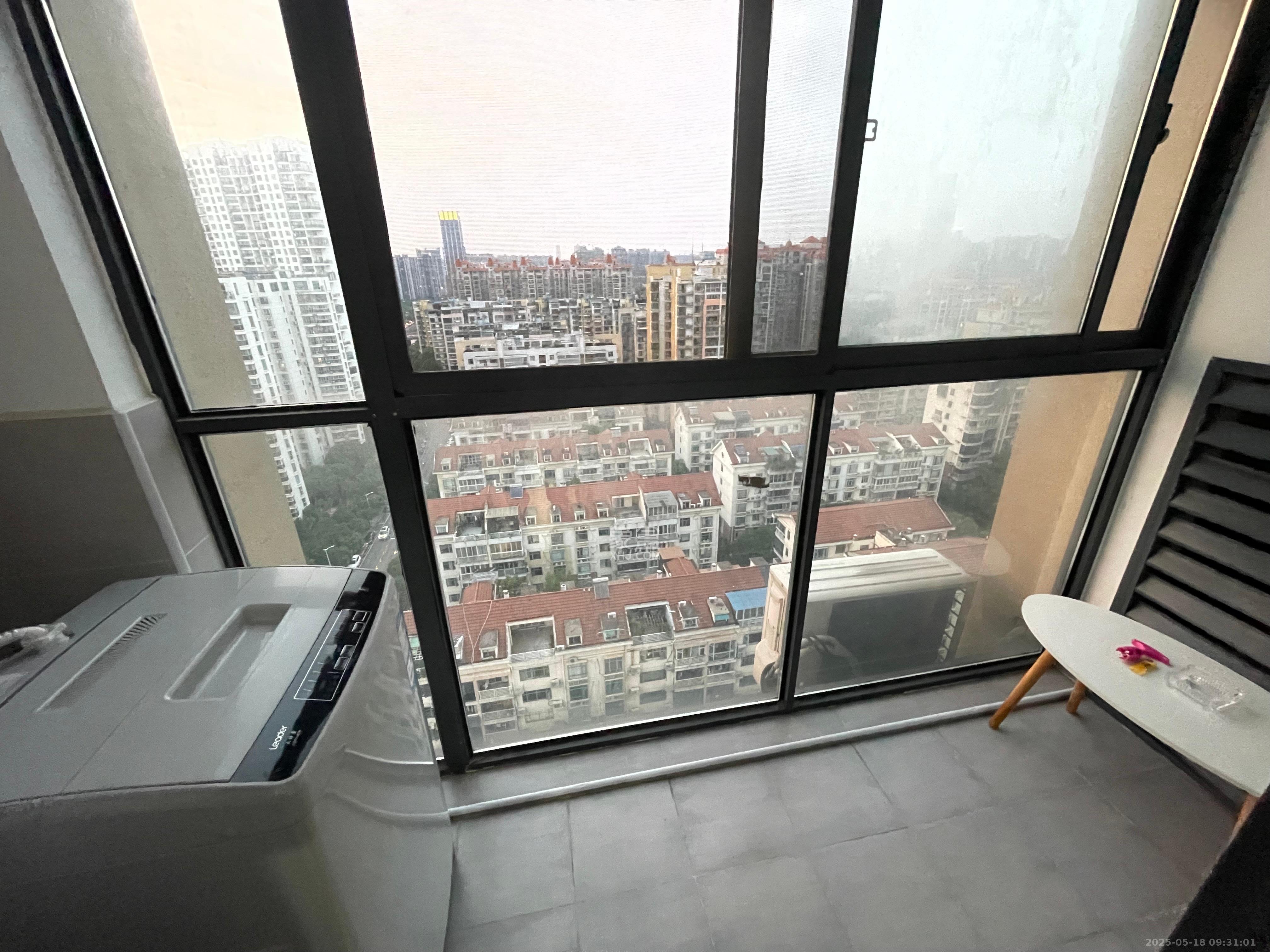 美林美寓  1室1厅1卫   1700.00元/月室内图