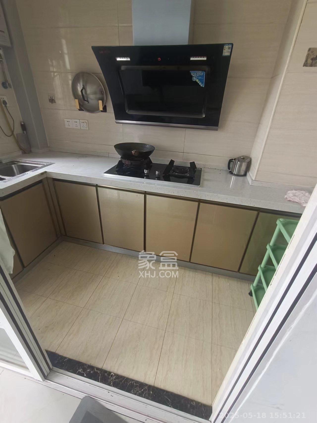 光明城市(星辰青年城) 3室2厅1卫 2500.0元/月 光明城市(星辰青年城) 3室2厅1卫 2500.0元/月室内图