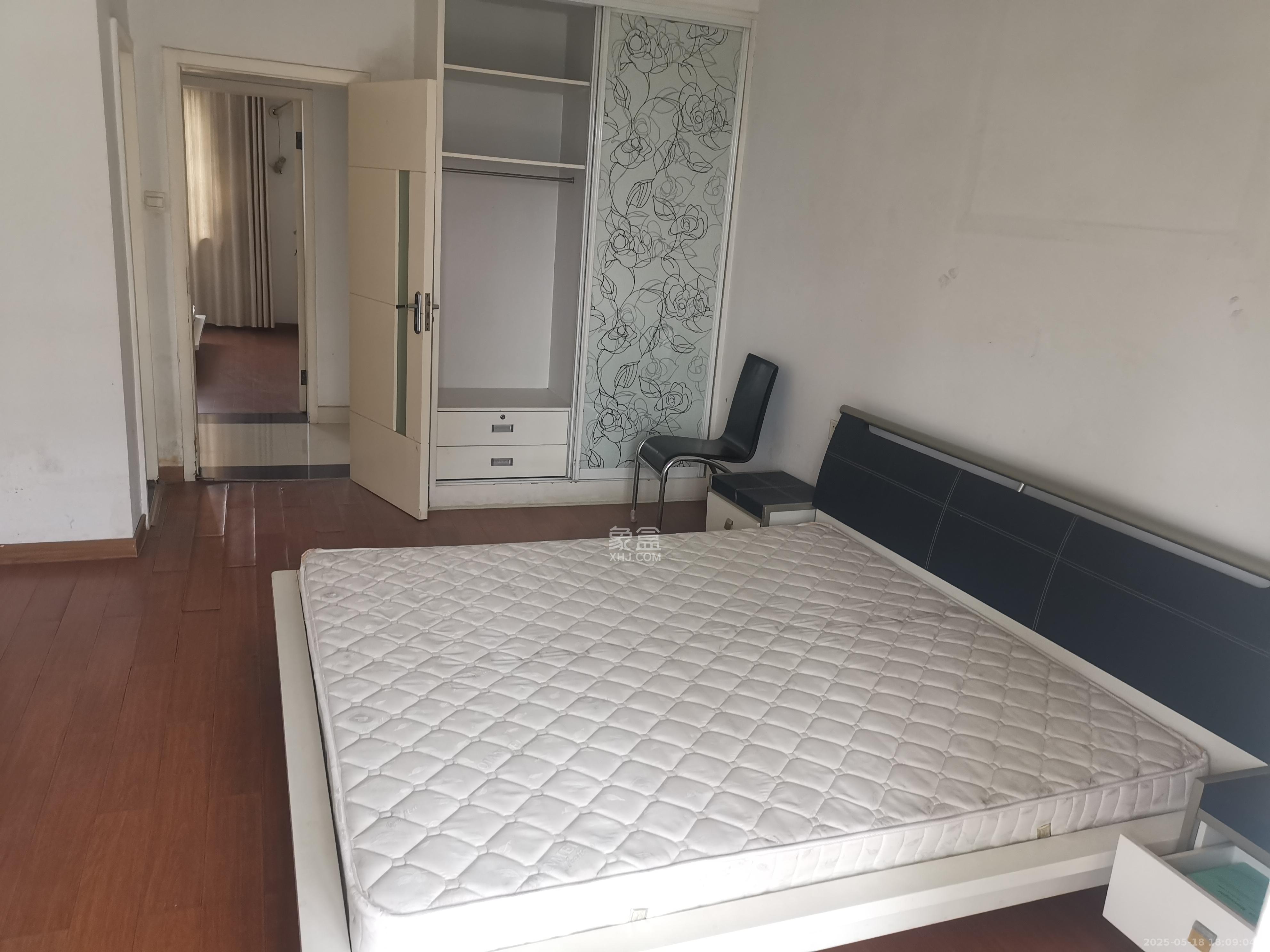 南苑小区 3室2厅1卫 2500.0元/月 南苑小区 3室2厅1卫 2500.0元/月室内图