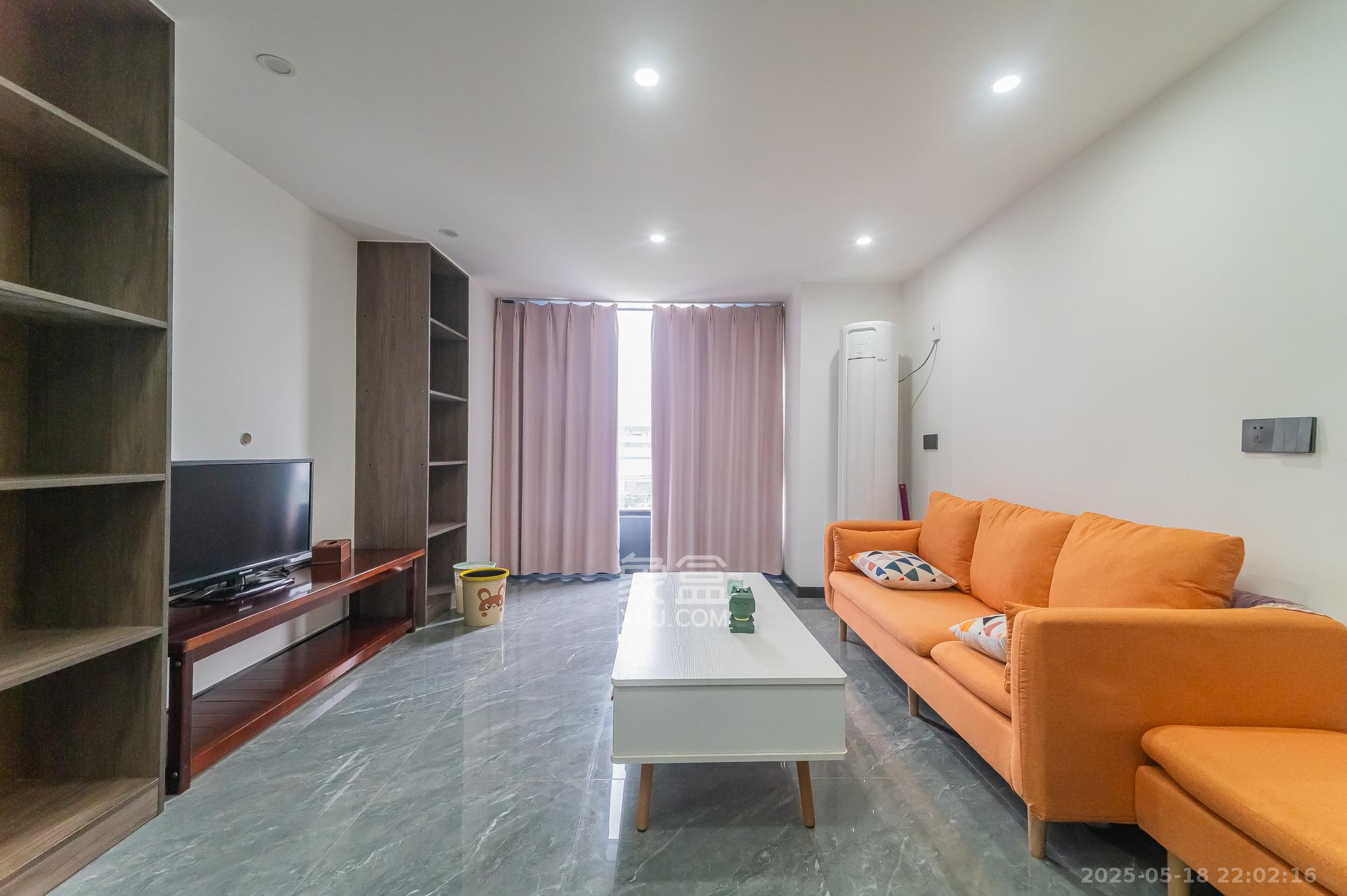 新城悦隽  2室1厅1卫    45.0万 新城悦隽  2室1厅1卫    45.0万客厅