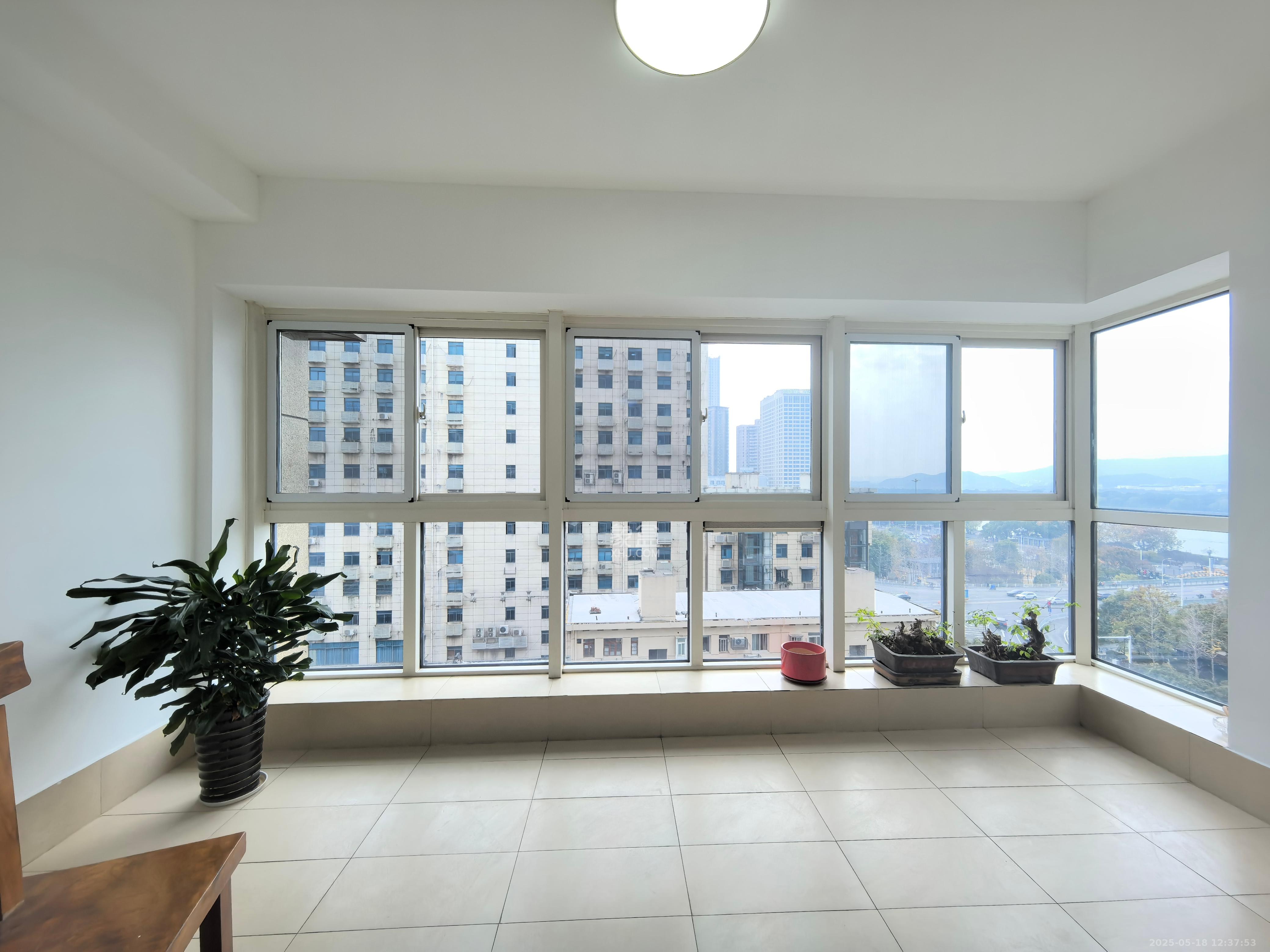 万达公馆 3室2厅4卫 8000.0元/月 万达公馆 3室2厅4卫 8000.0元/月室内图