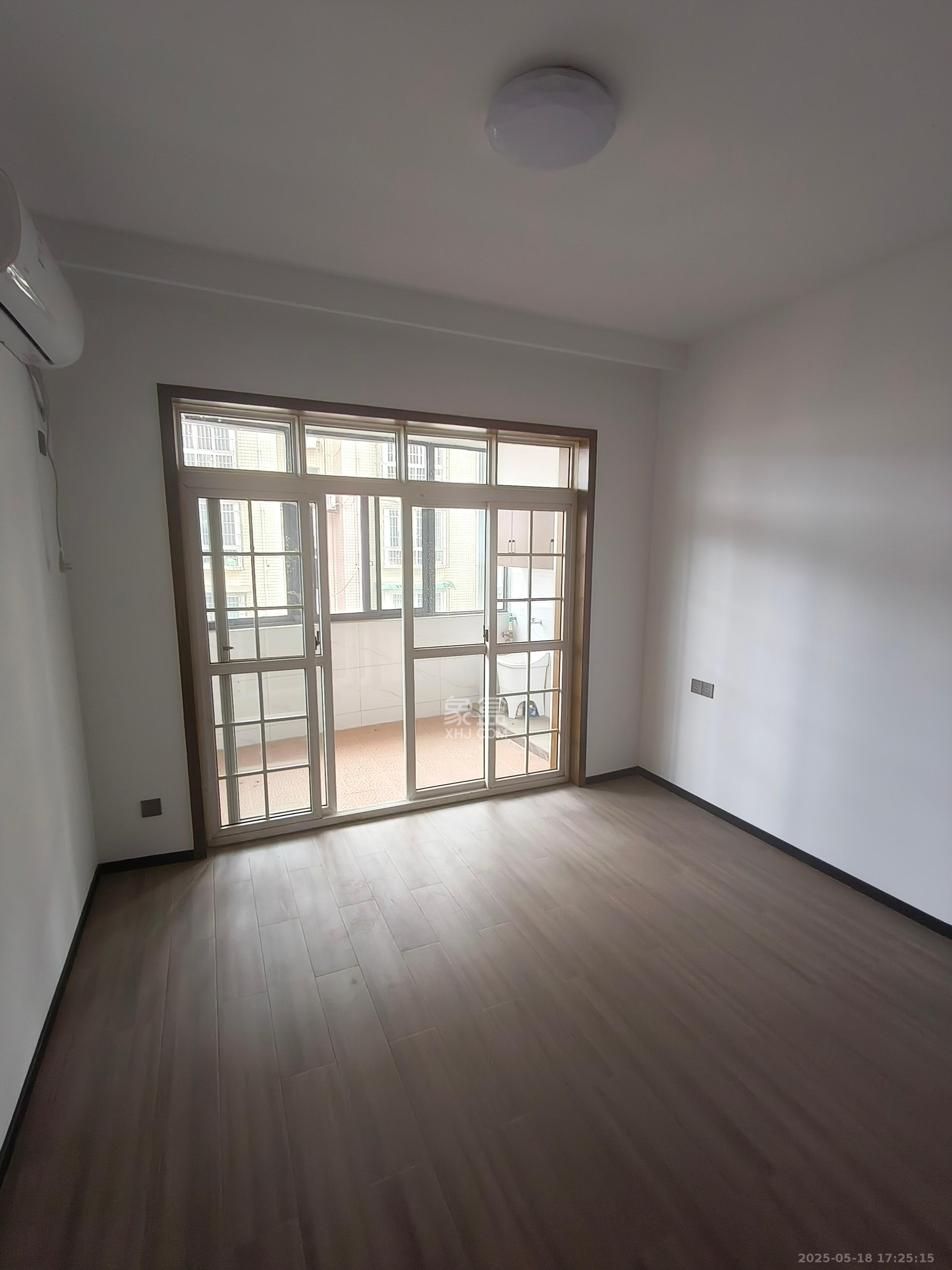 红星农博住宅小区（佳英农博小区）  3室2厅2卫    2500.0元/月室内图