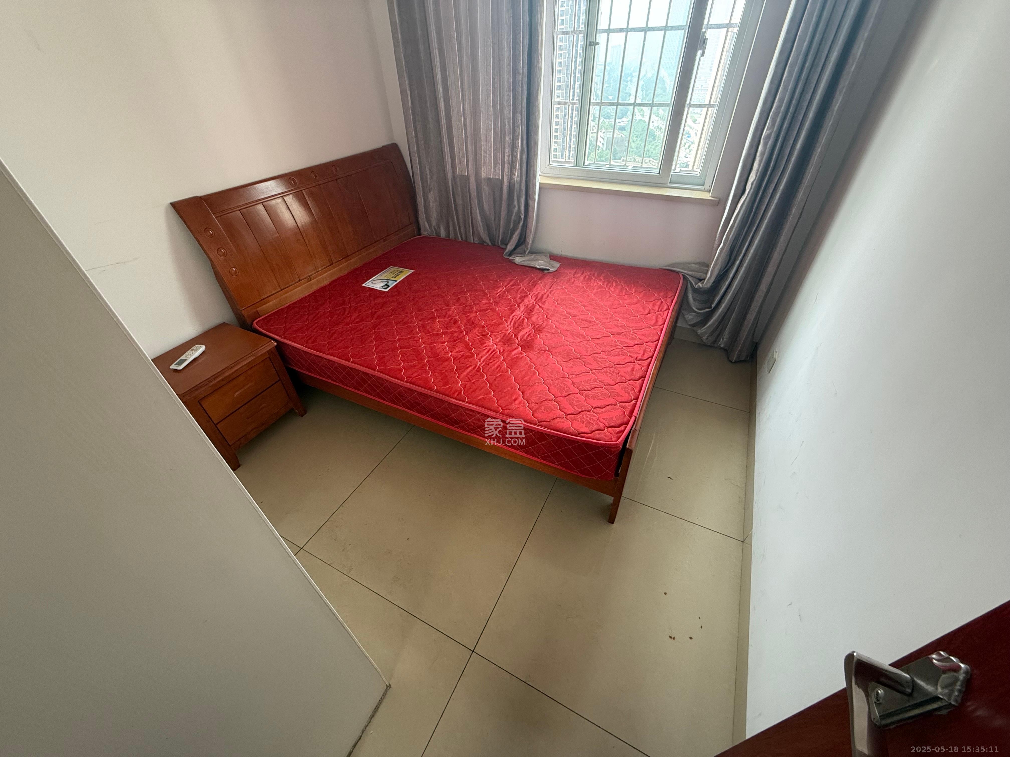 嘉顺苑 3室2厅1卫 2500.0元/月 嘉顺苑 3室2厅1卫 2500.0元/月室内图