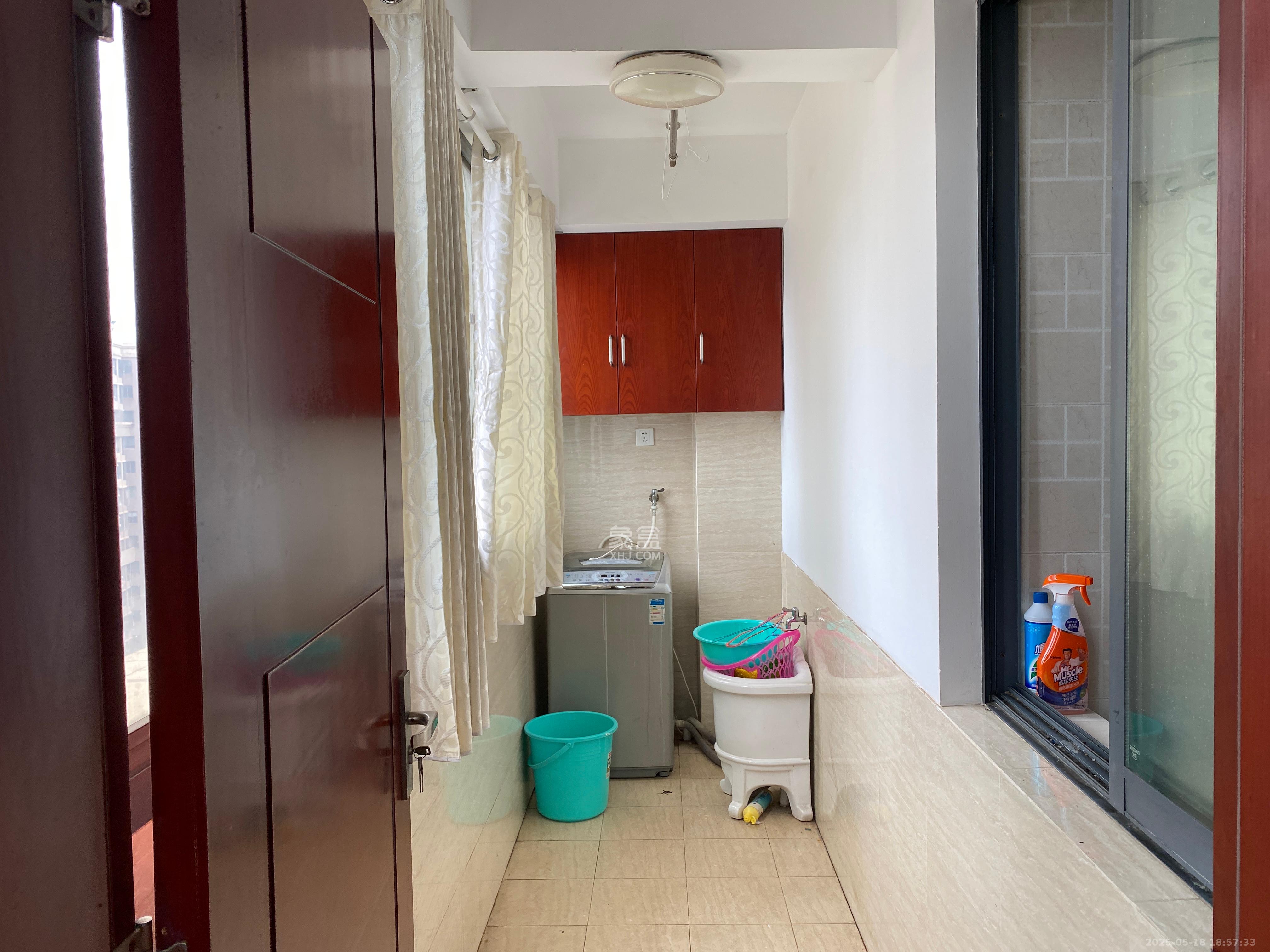 鑫远湘府华城 3室2厅1卫 2700.0元/月 鑫远湘府华城 3室2厅1卫 2700.0元/月室内图