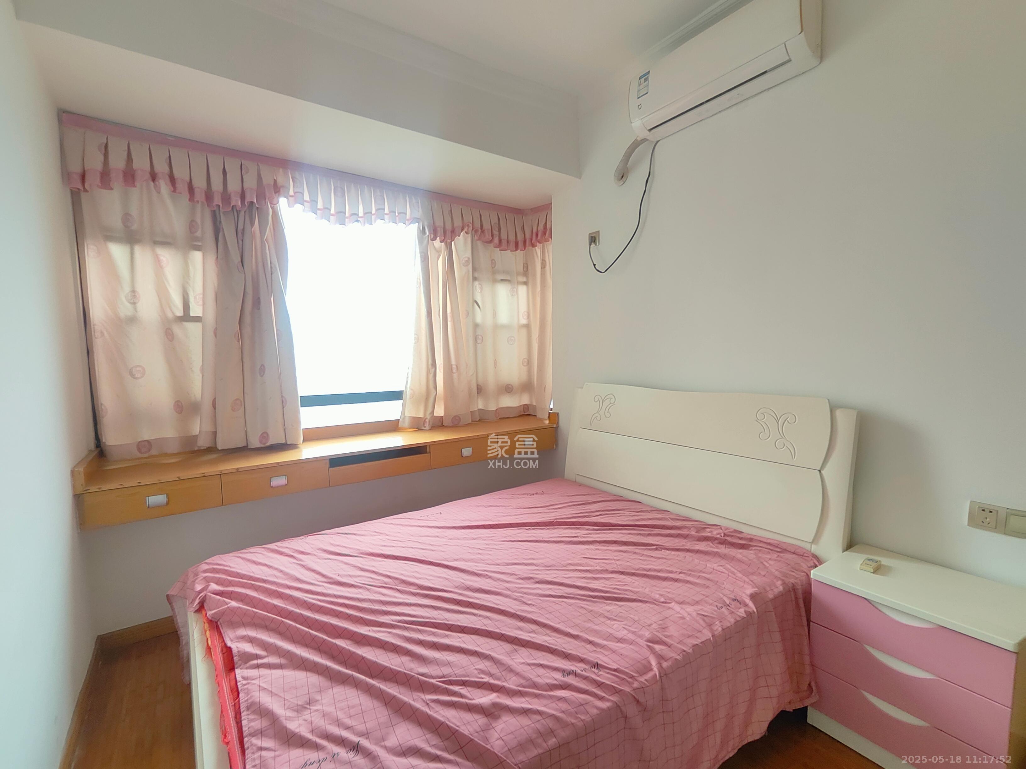 勤诚达新界  4室2厅1卫   1800.00元/月室内图