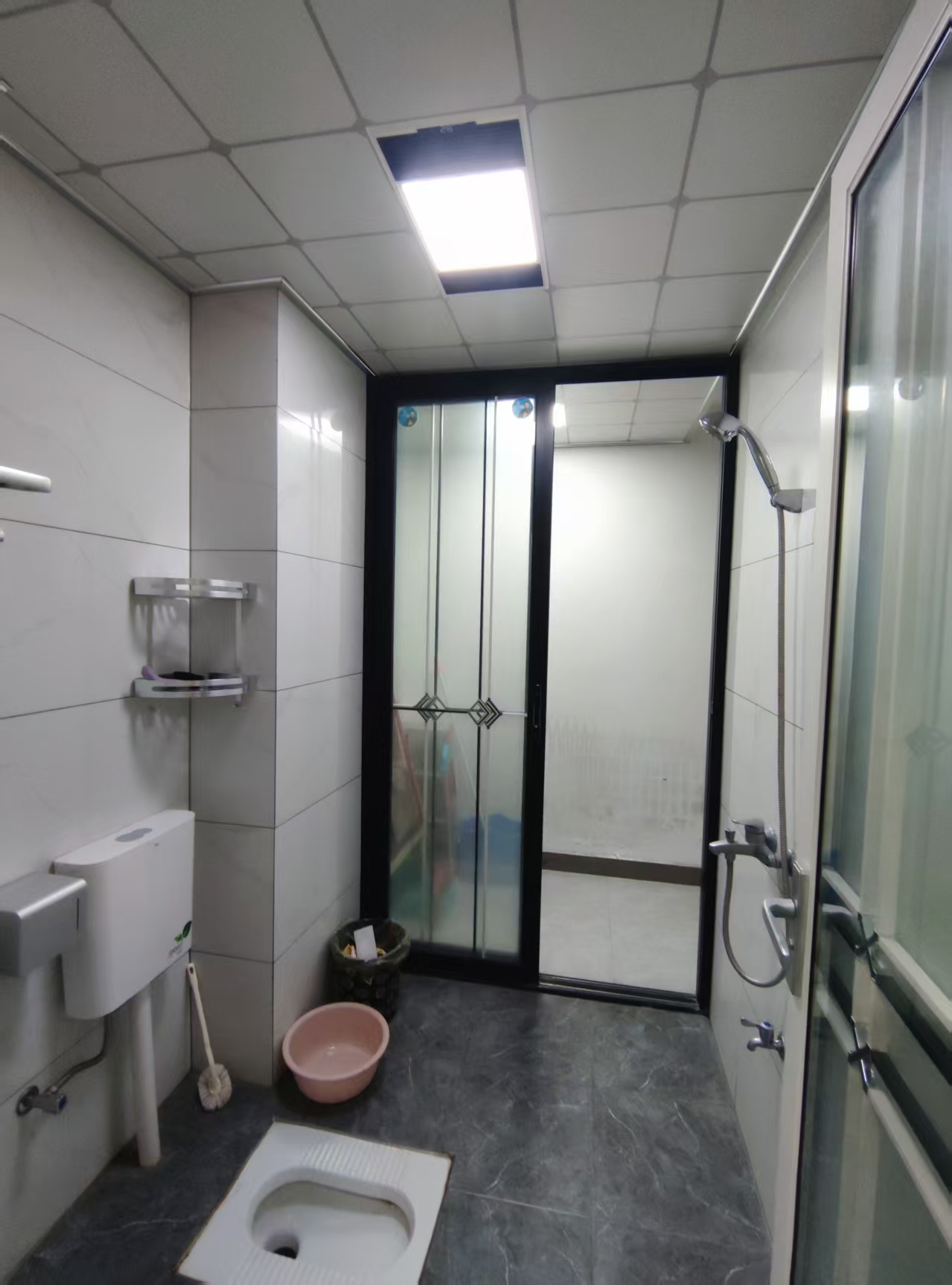 合胜广场  1室2厅2卫   1500.00元/月室内图