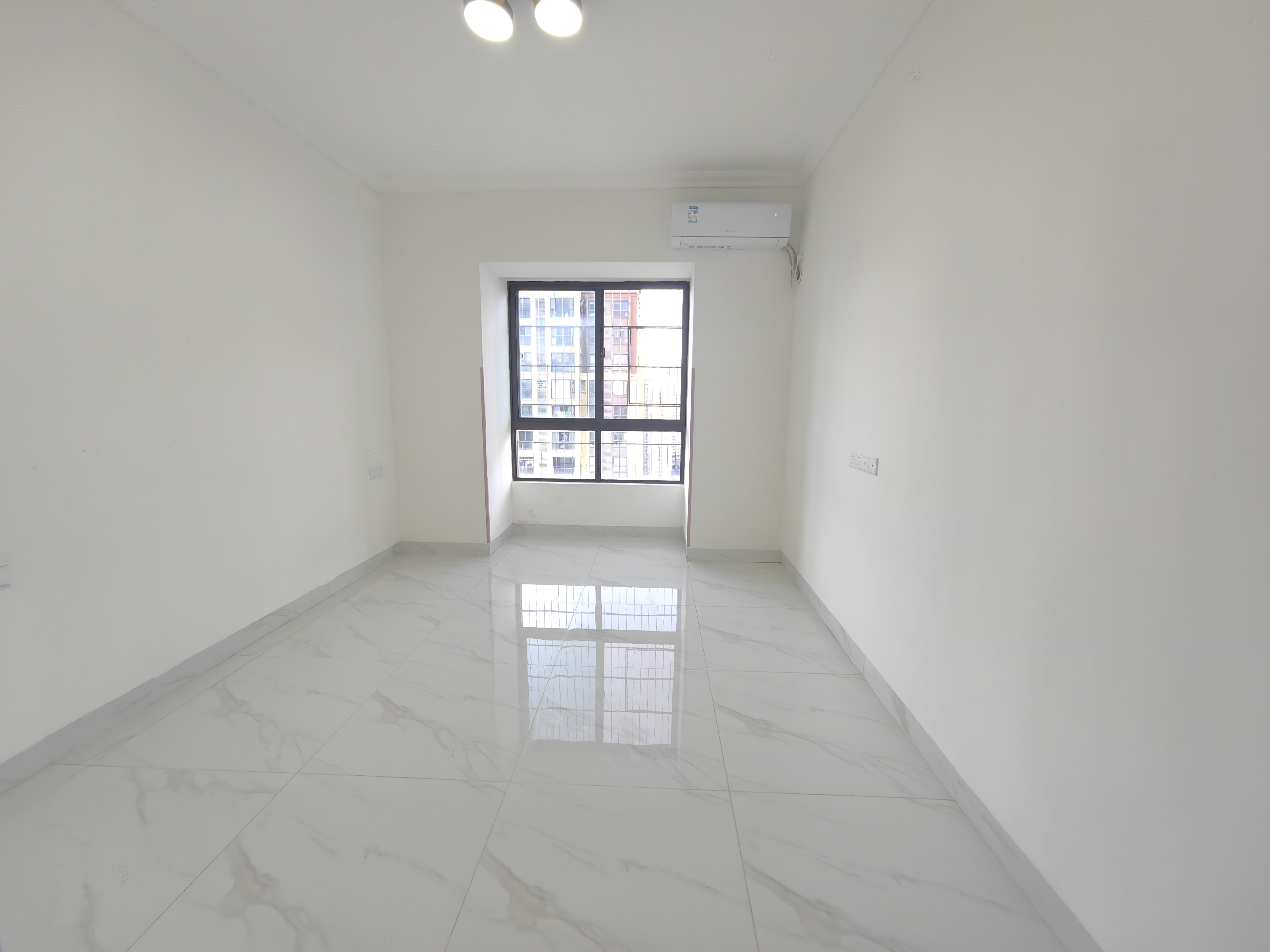 怡和湖城大境 5室2厅2卫 6000.0元/月 怡和湖城大境 5室2厅2卫 6000.0元/月室内图