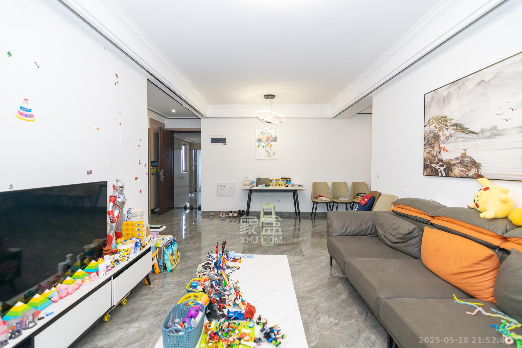 亿达智造小镇望天悦 3室2厅1卫 59.8万 亿达智造小镇望天悦 3室2厅1卫 59.8万客厅