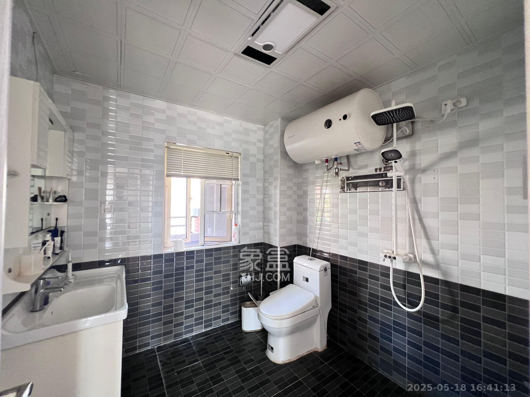 龙湾国际别墅 5室2厅3卫 7200.0元/月 龙湾国际别墅 5室2厅3卫 7200.0元/月室内图