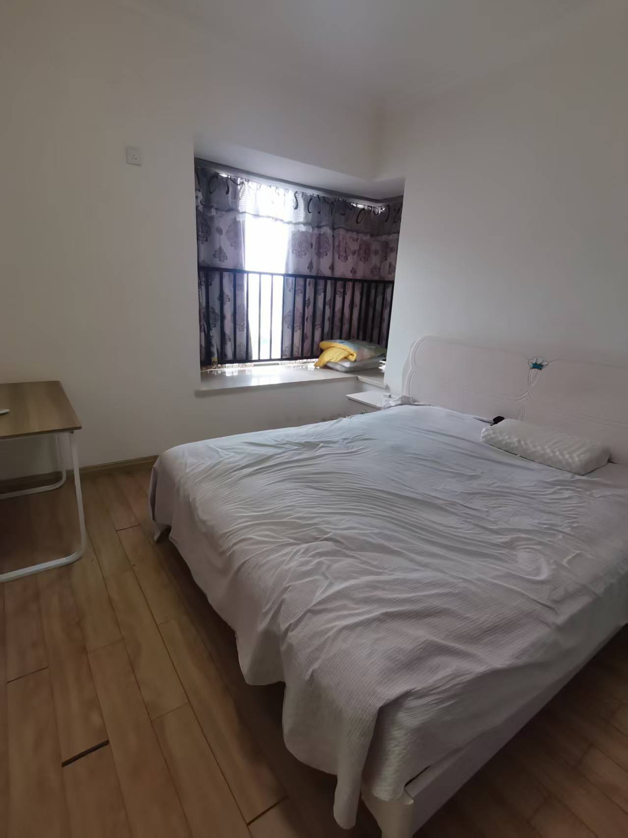 碧桂园 4室2厅4卫 2000.0元/月 碧桂园 4室2厅4卫 2000.0元/月室内图