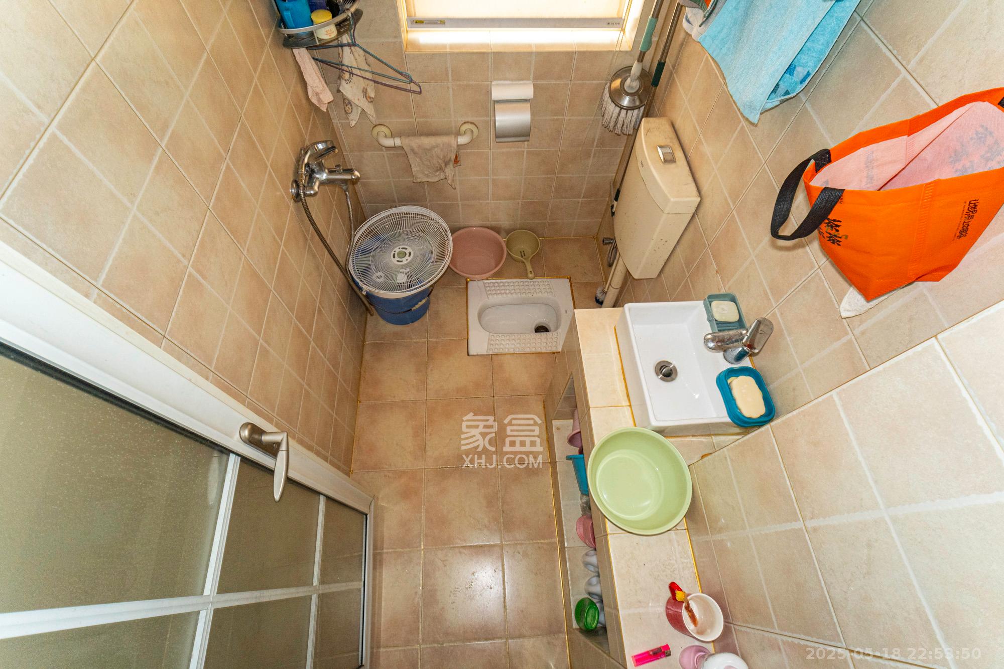 金科时代中心 3室2厅2卫 75.8万 金科时代中心 3室2厅2卫 75.8万卫生间