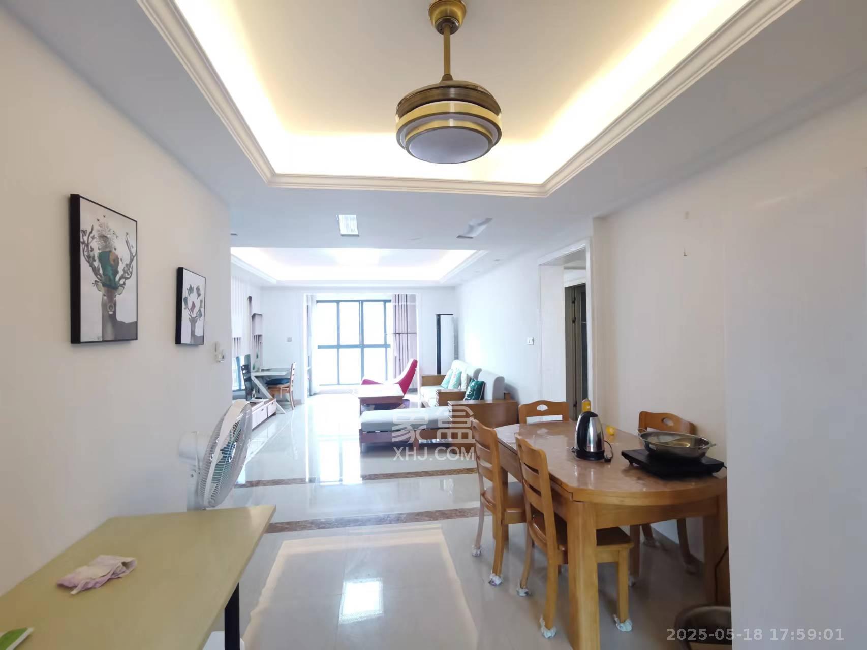 三一街区  3室2厅2卫   2300.00元/月室内图