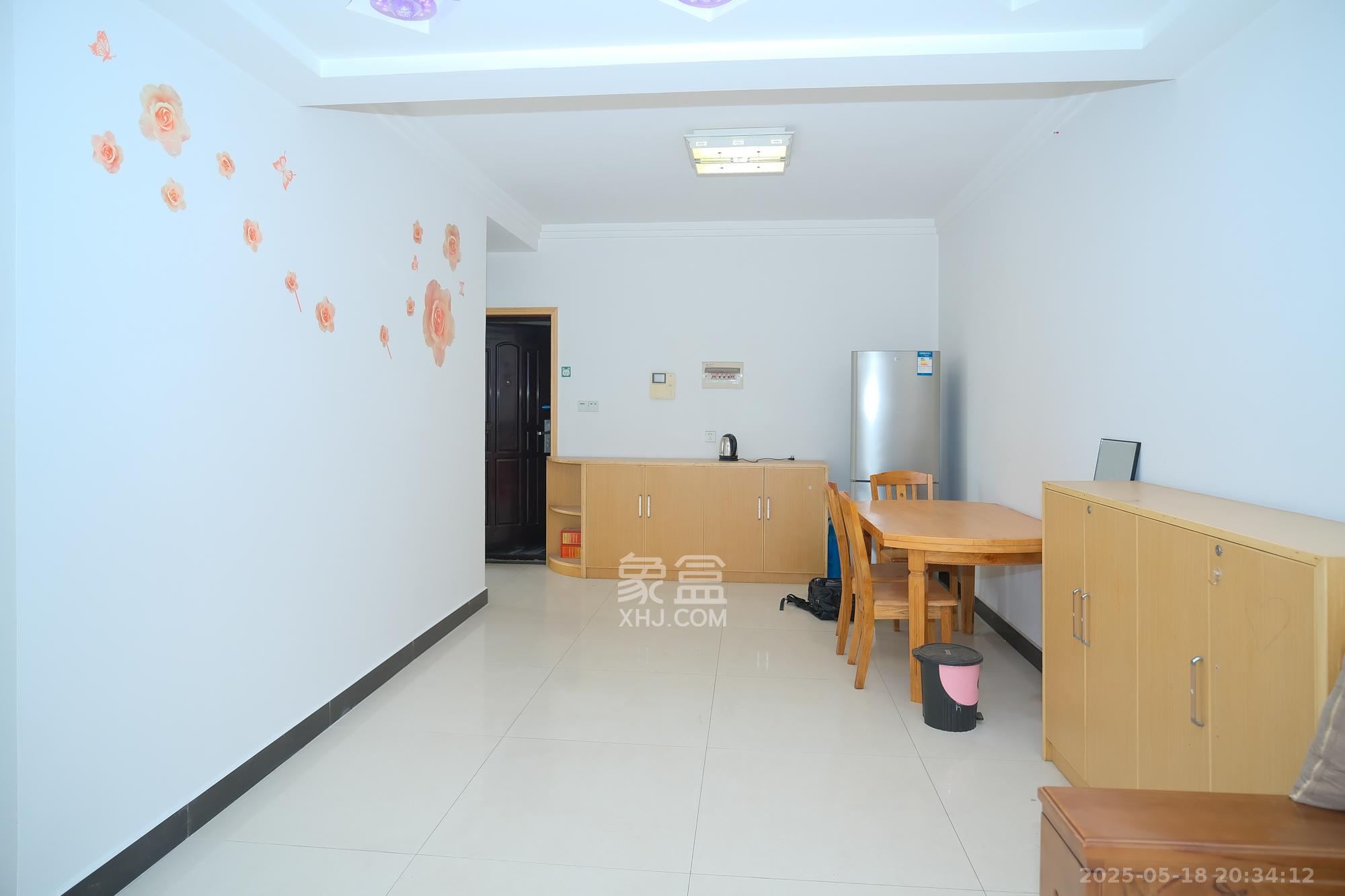 世景华庭 2室2厅1卫 60.0万 世景华庭 2室2厅1卫 60.0万客厅