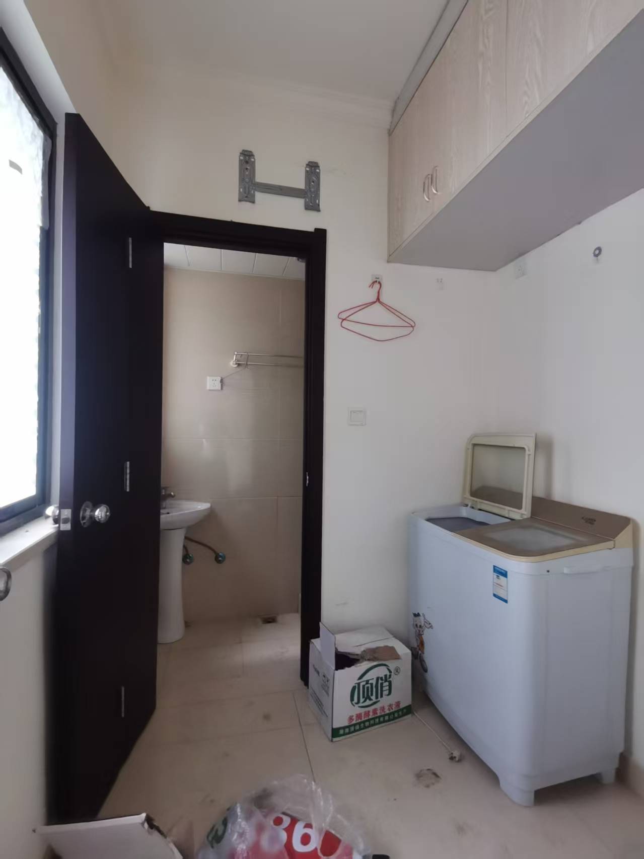 碧桂园 4室2厅4卫 2000.0元/月 碧桂园 4室2厅4卫 2000.0元/月室内图