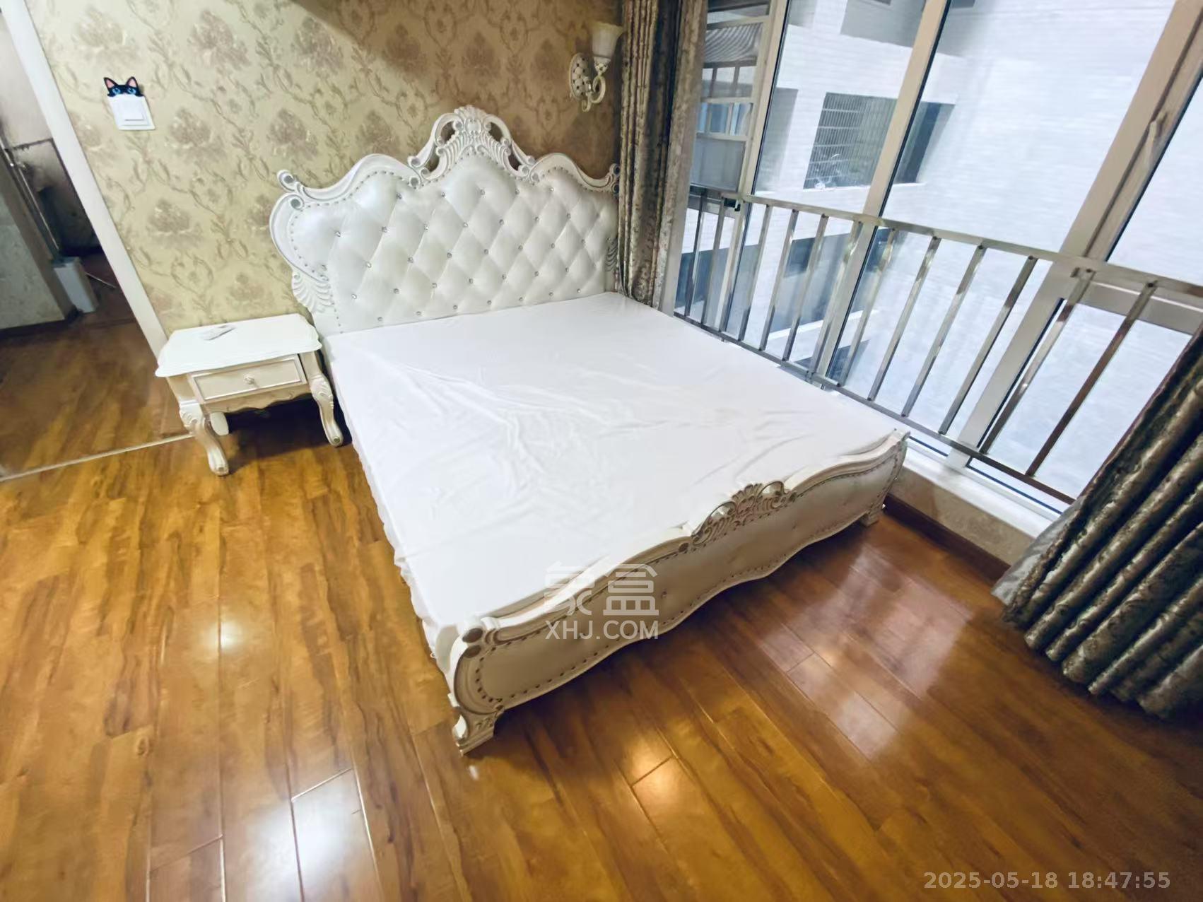 鸥波港湾  2室2厅2卫   2300.00元/月