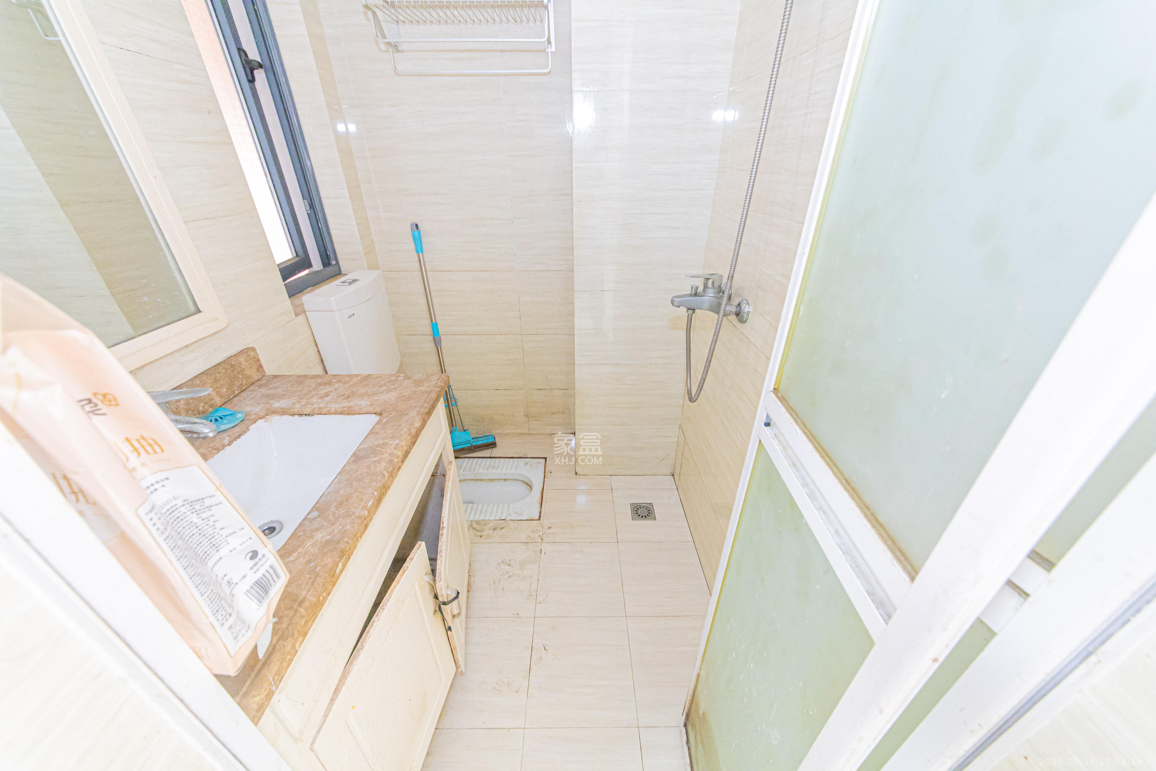 中建芙蓉工社  2室1厅1卫   46.80万卫生间