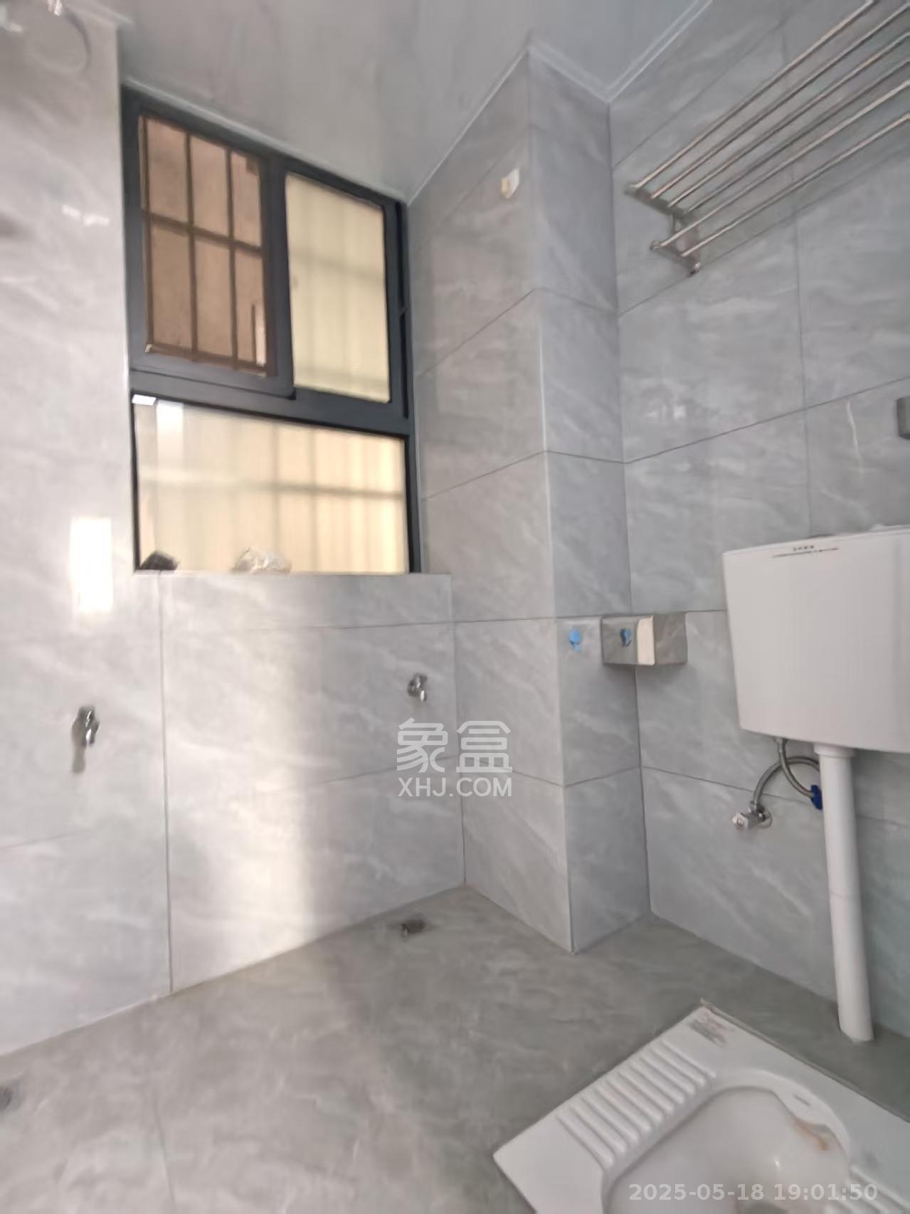 绿地香树花城 3室1厅1卫 1600.0元/月 绿地香树花城 3室1厅1卫 1600.0元/月室内图