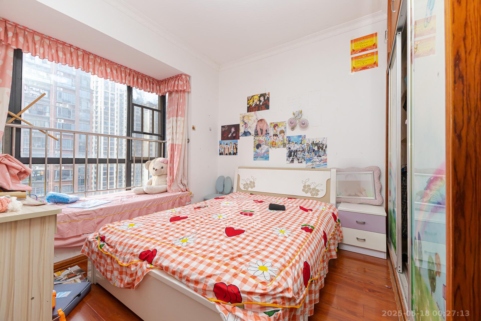 珠江东方明珠(新地东方明珠)三期 4室2厅2卫 89.8万 珠江东方明珠(新地东方明珠)三期 4室2厅2卫 89.8万卧室