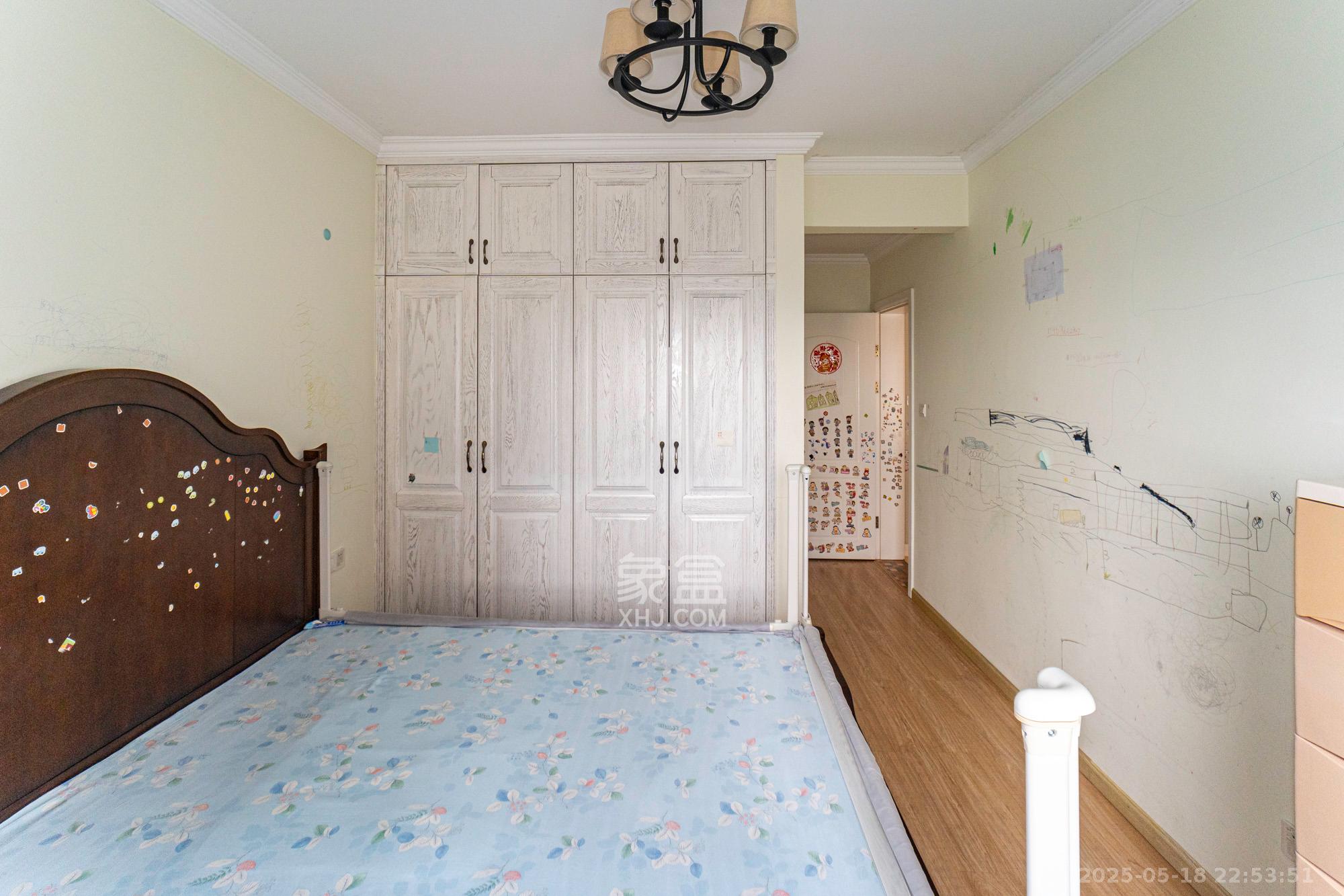 金科时代中心 3室2厅2卫 75.8万 金科时代中心 3室2厅2卫 75.8万卧室