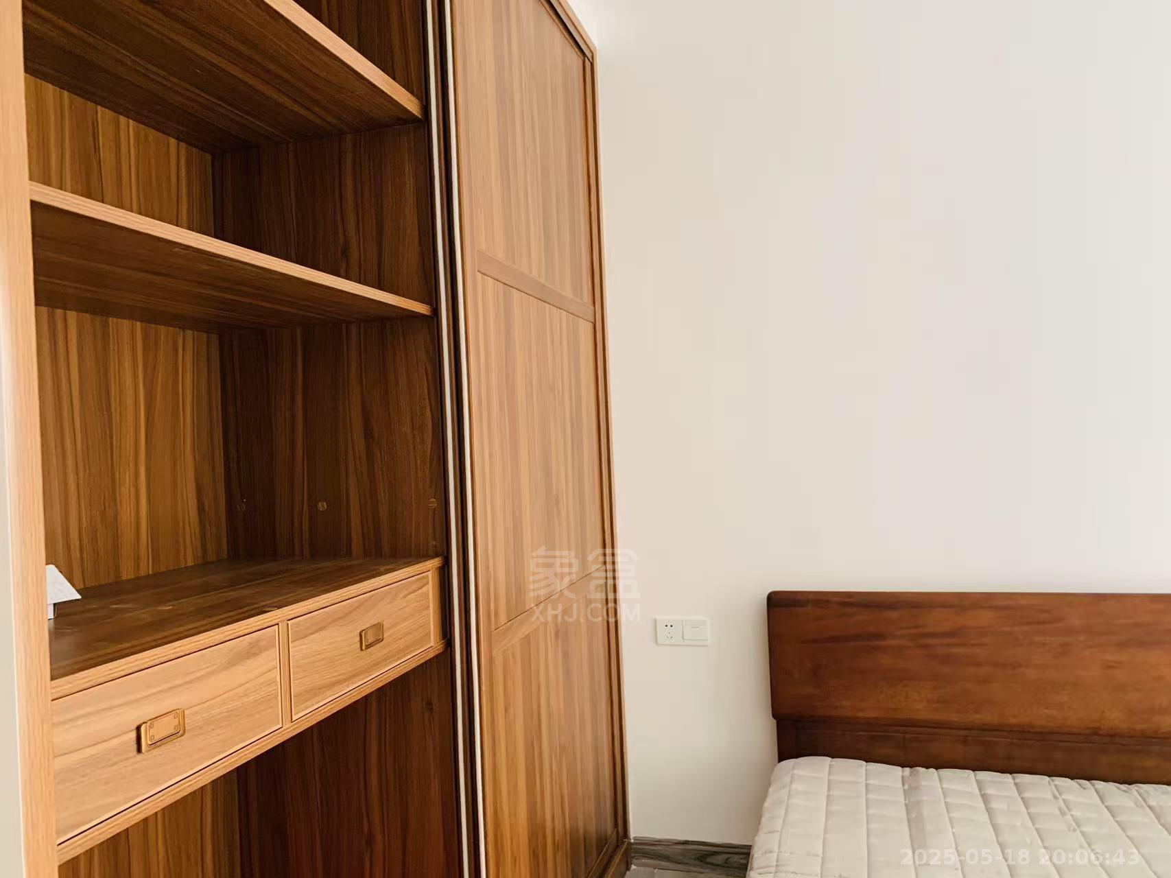 山水洲城华晨第一城 2室2厅1卫 1800.0元/月 山水洲城华晨第一城 2室2厅1卫 1800.0元/月室内图