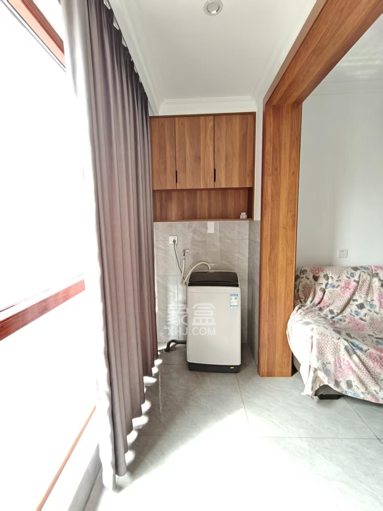 绿地香树花城 3室1厅1卫 1600.0元/月 绿地香树花城 3室1厅1卫 1600.0元/月室内图