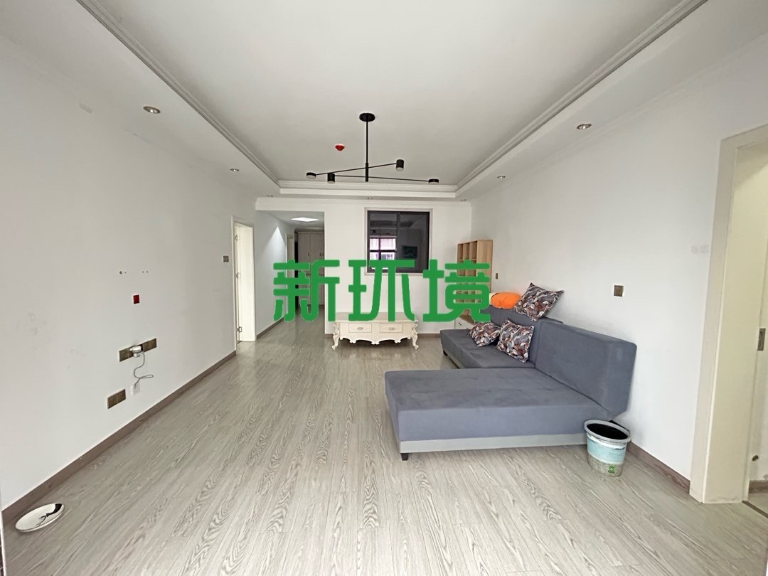 南门口安置小区  4室2厅2卫   2000.00元/月