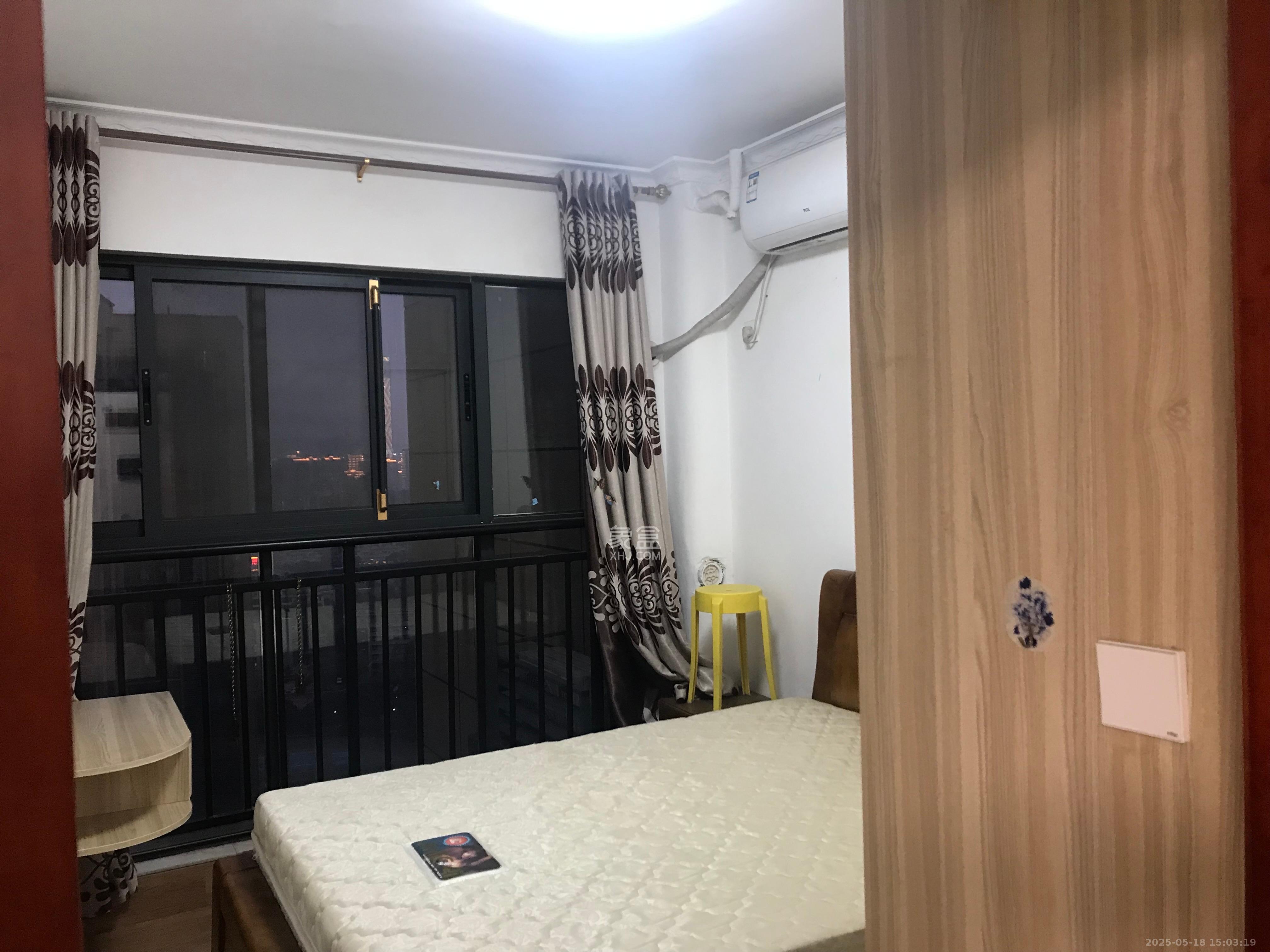 荣盛花语书苑 3室2厅1卫 2700.0元/月 荣盛花语书苑 3室2厅1卫 2700.0元/月室内图