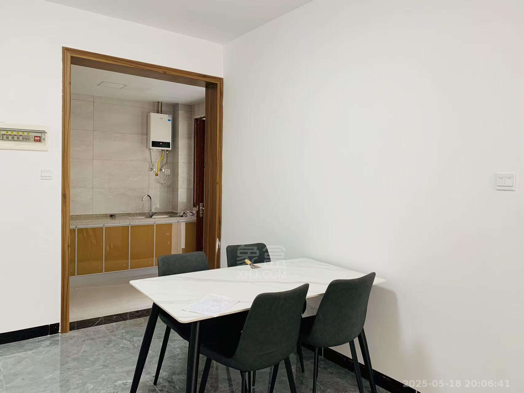 山水洲城华晨第一城 2室2厅1卫 1800.0元/月 山水洲城华晨第一城 2室2厅1卫 1800.0元/月室内图