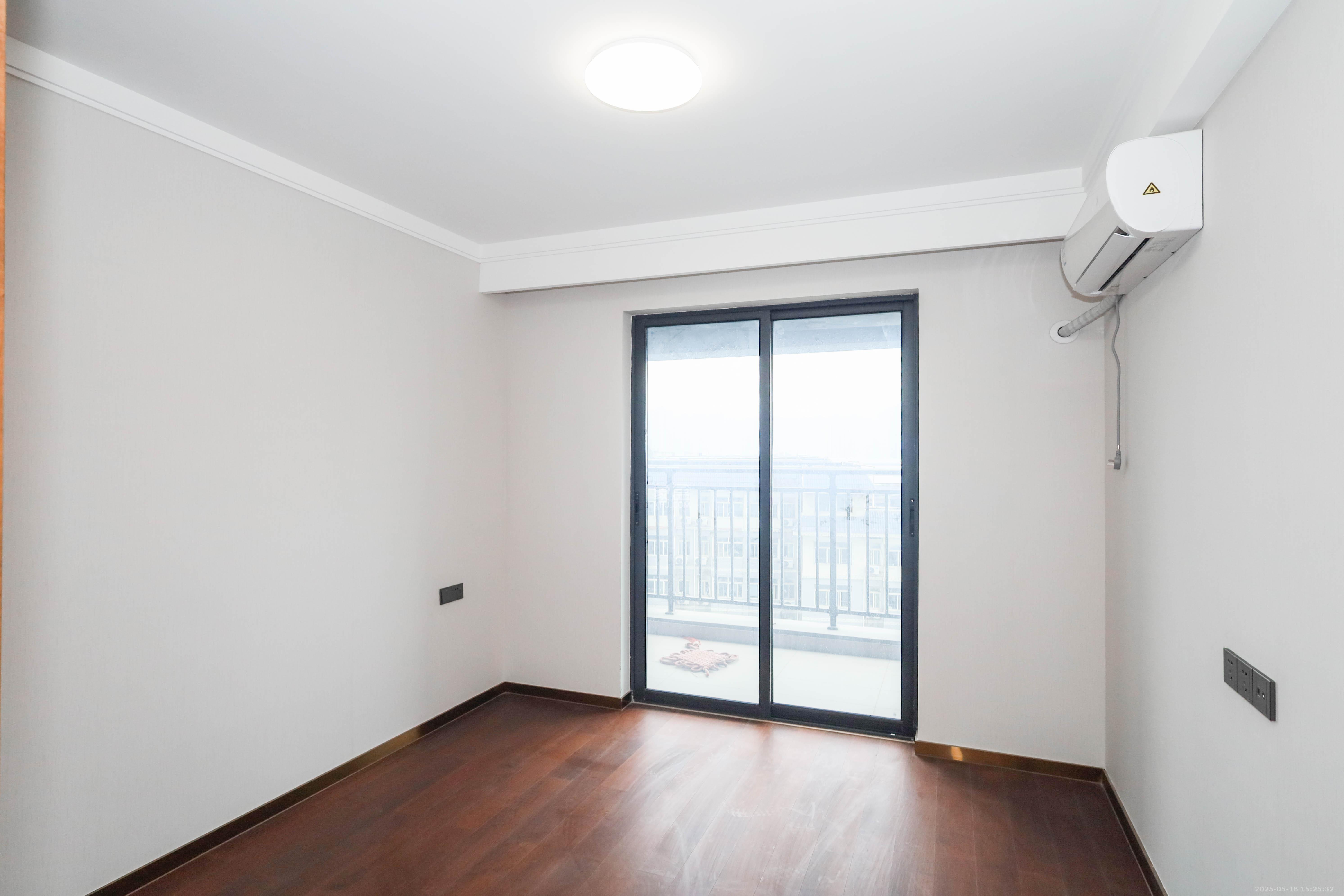 梅溪悦章  4室2厅2卫    168.0万 梅溪悦章  4室2厅2卫    168.0万卧室