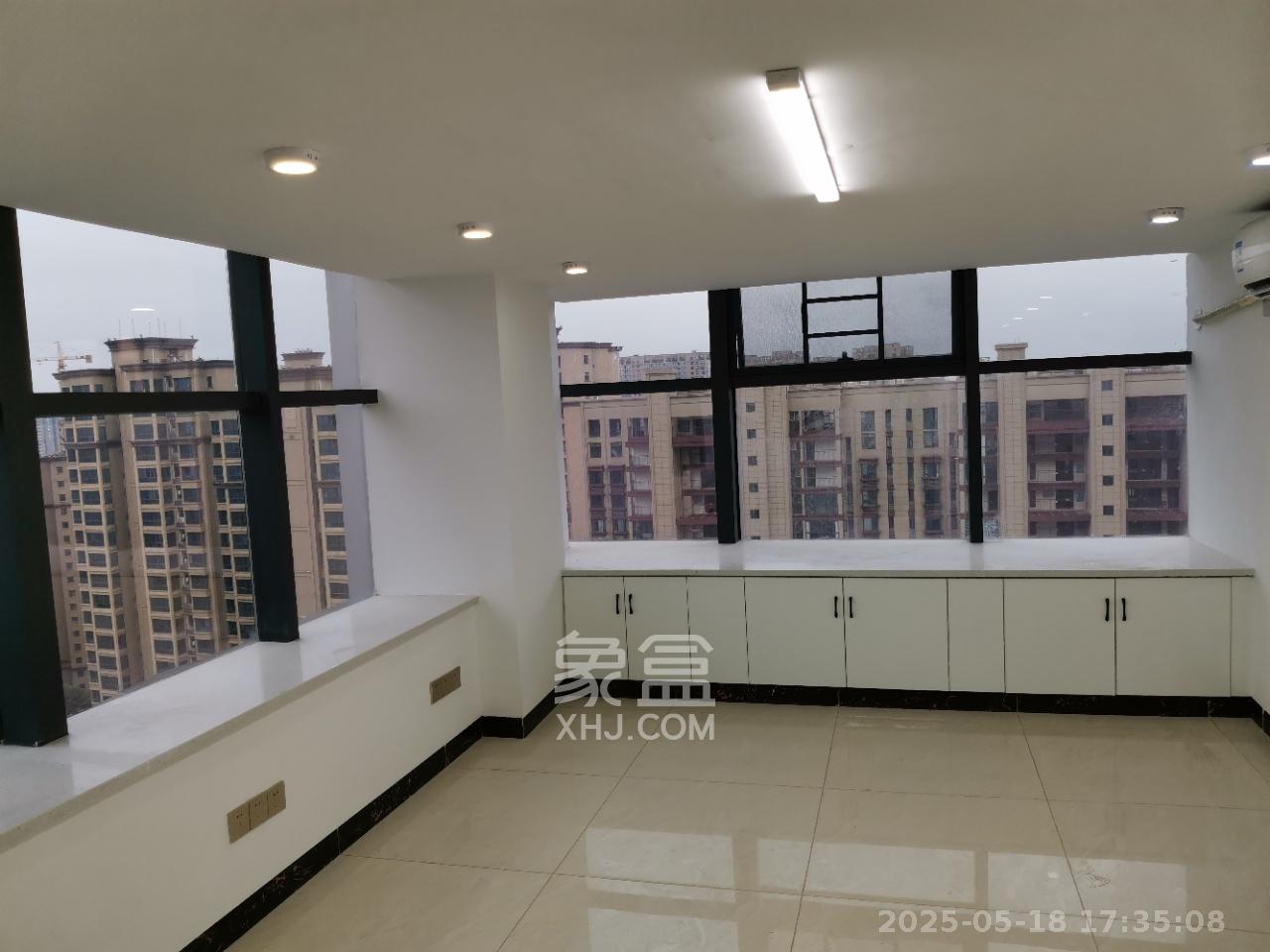 裕天国际商汇中心 2室1厅1卫 4200.0元/月 裕天国际商汇中心 2室1厅1卫 4200.0元/月室内图