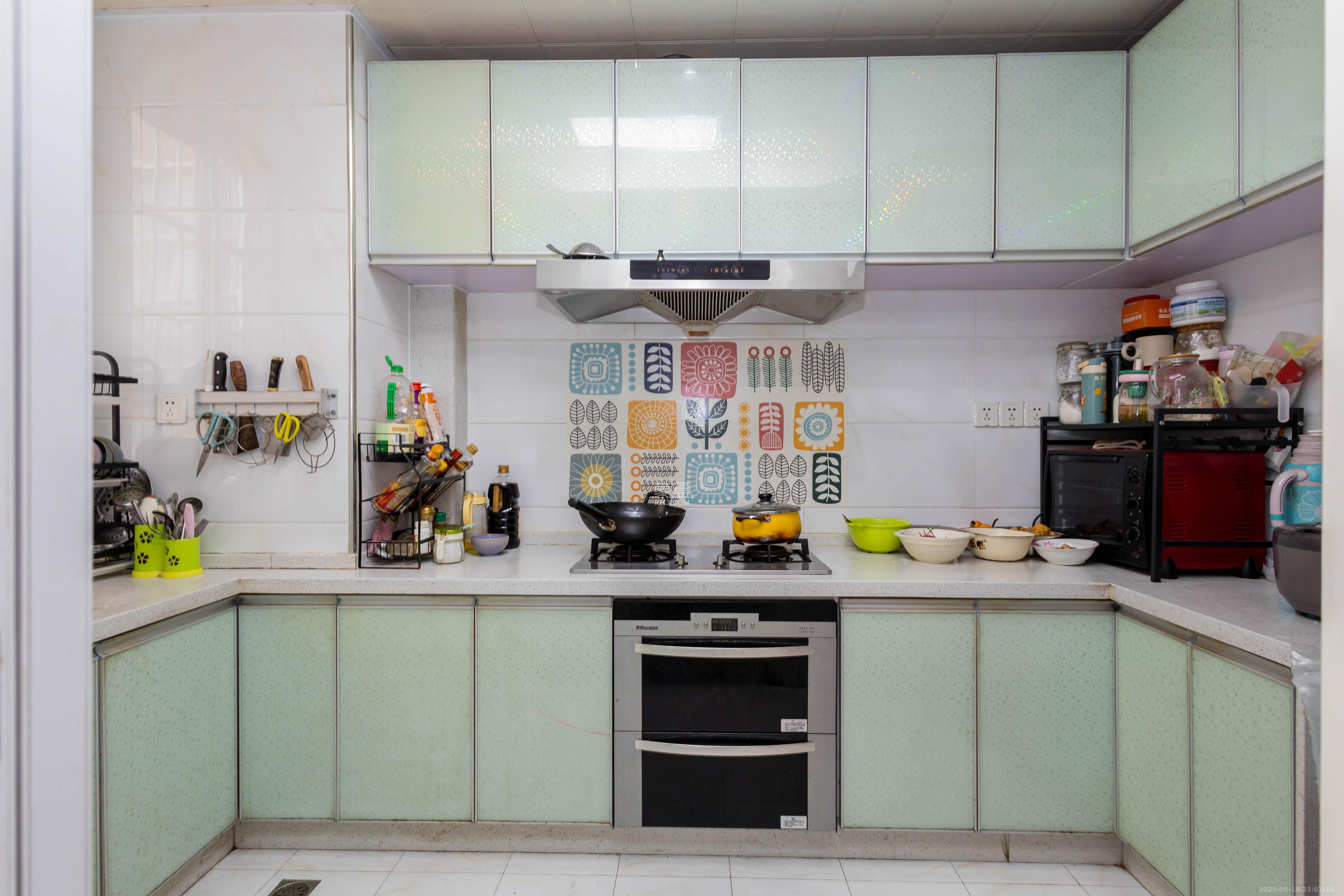 星城国际 3室2厅1卫 60.0万 星城国际 3室2厅1卫 60.0万厨房